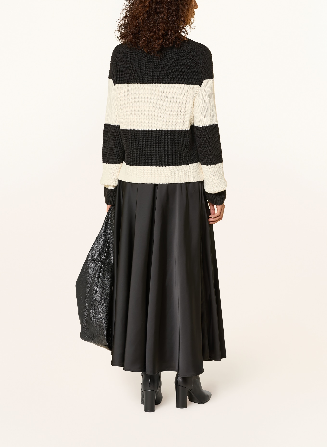 Y.A.S. Satinrock: SCHWARZ