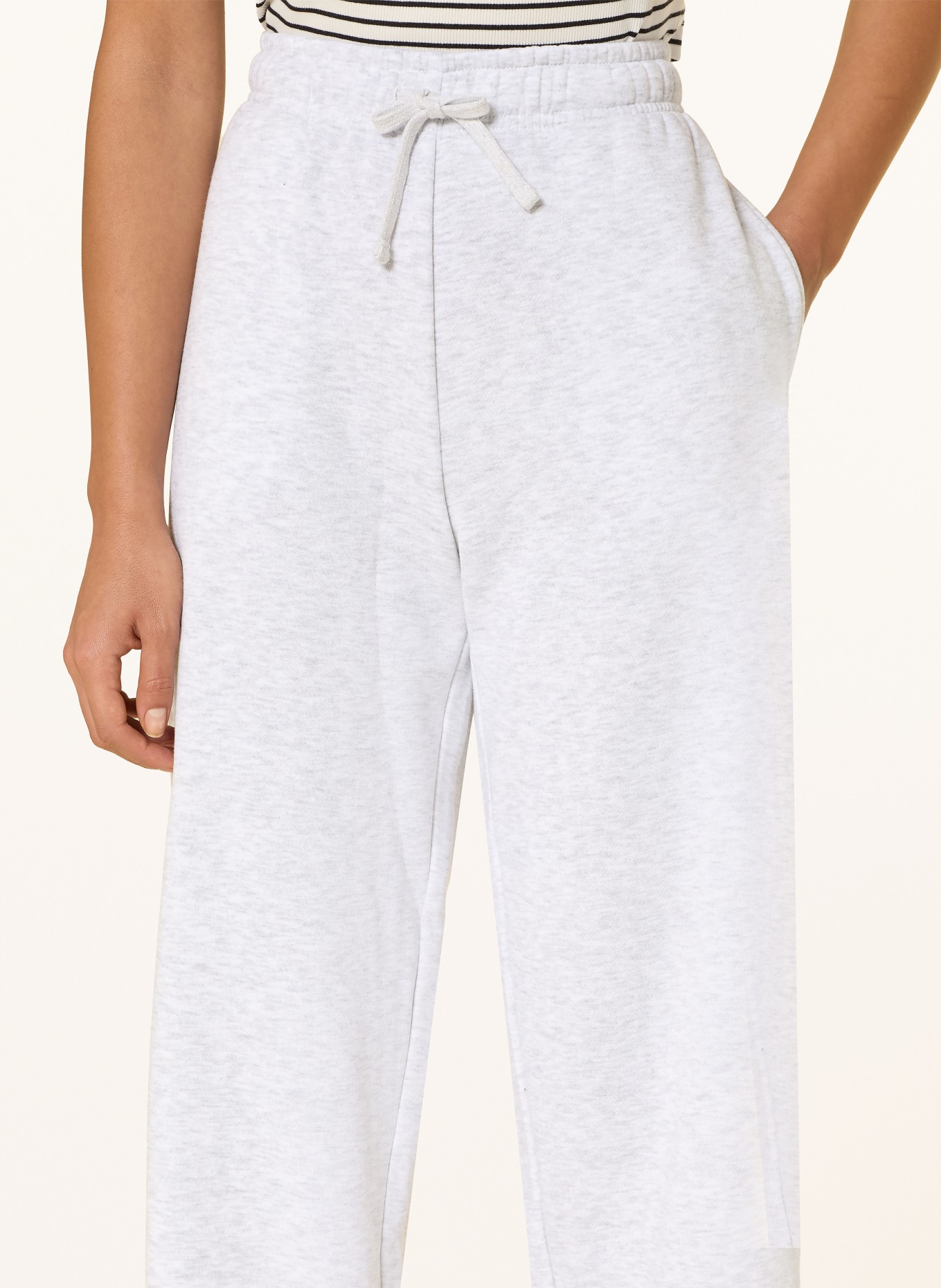 ONLY sweatpants: LIGHT GRAY