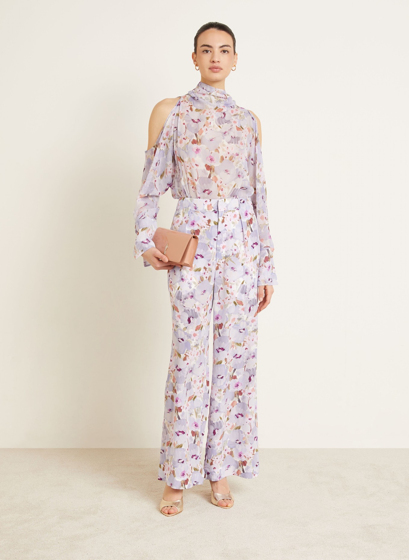 Christian Louboutin Schultertasche BETTINA: HELLBRAUN