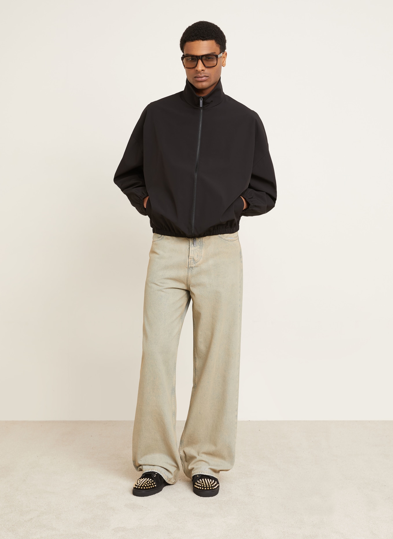 Christian Louboutin Sneaker LOUIS JUNIOR mit Nieten: SCHWARZ / GOLD