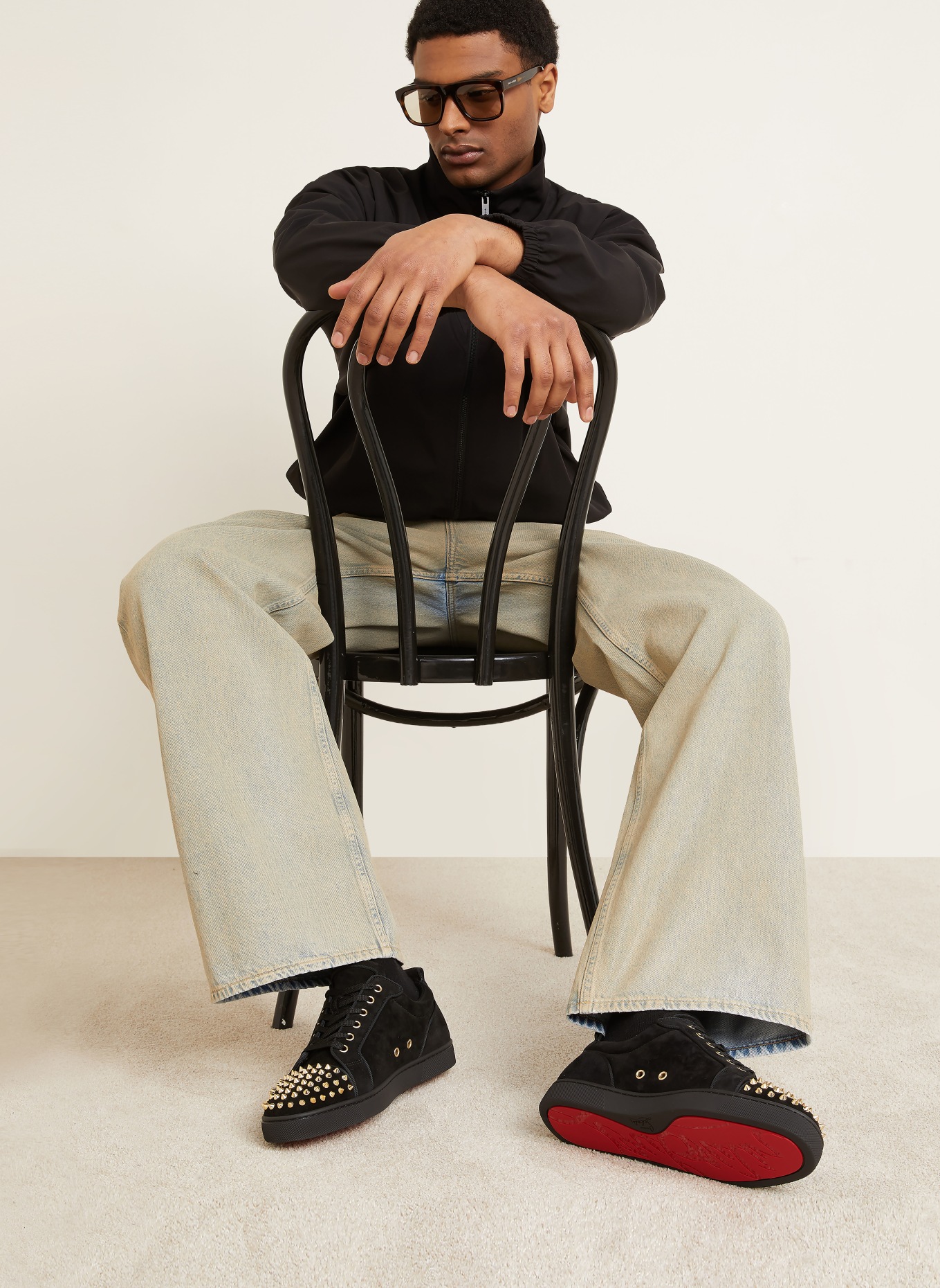 Christian Louboutin Sneaker LOUIS JUNIOR mit Nieten: SCHWARZ / GOLD