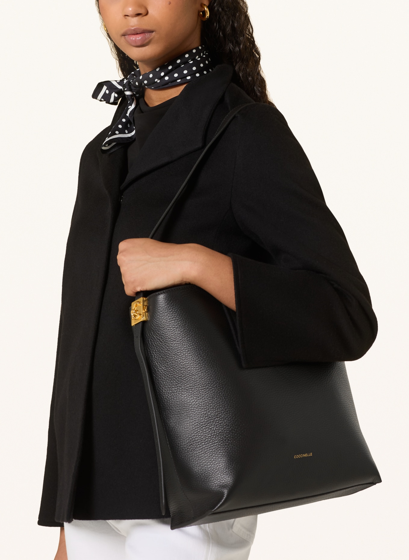 COCCINELLE sac à bandoulière: NOIR / OR