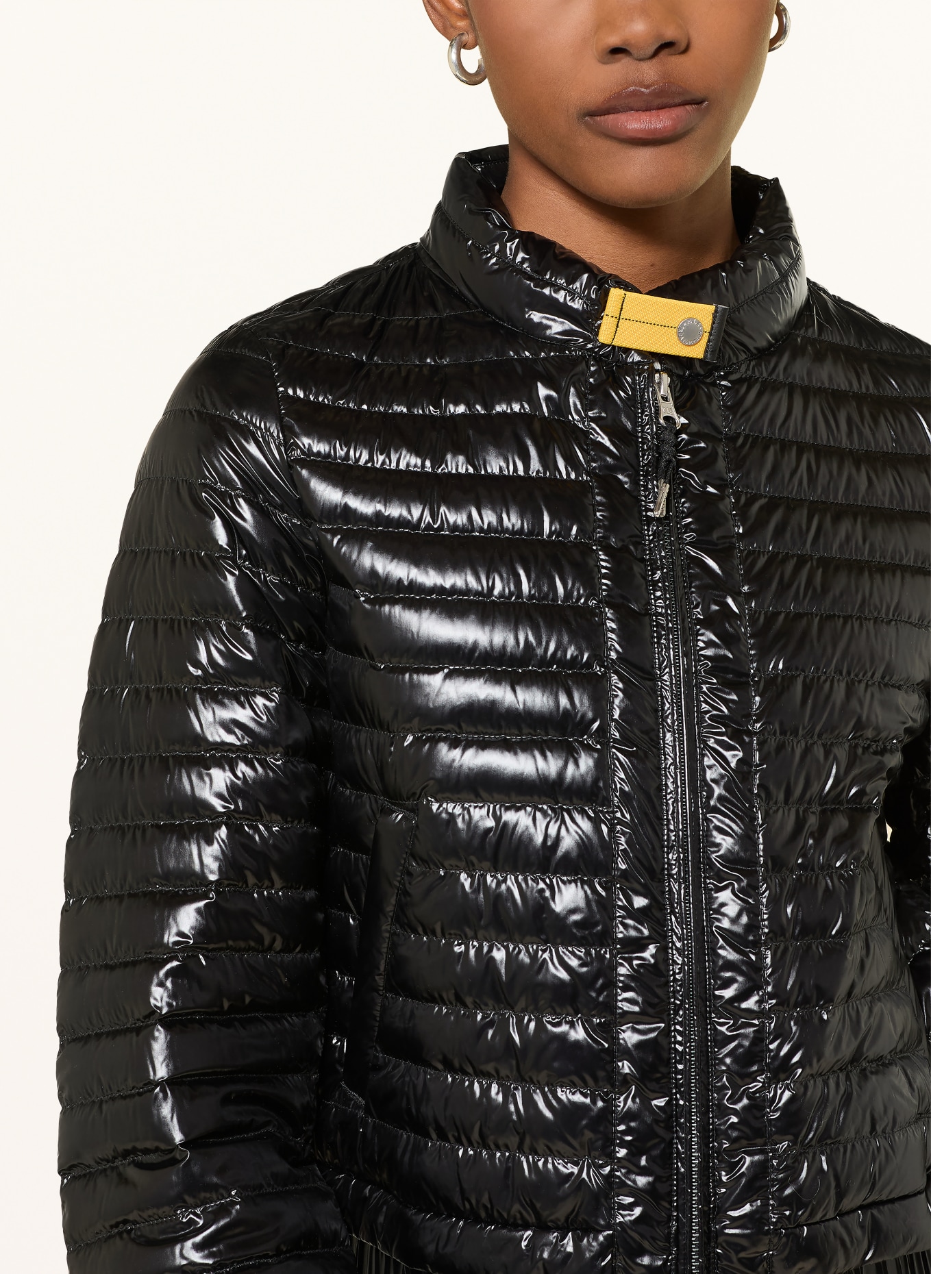 PARAJUMPERS Peřová bunda AKANE: ČERNÁ