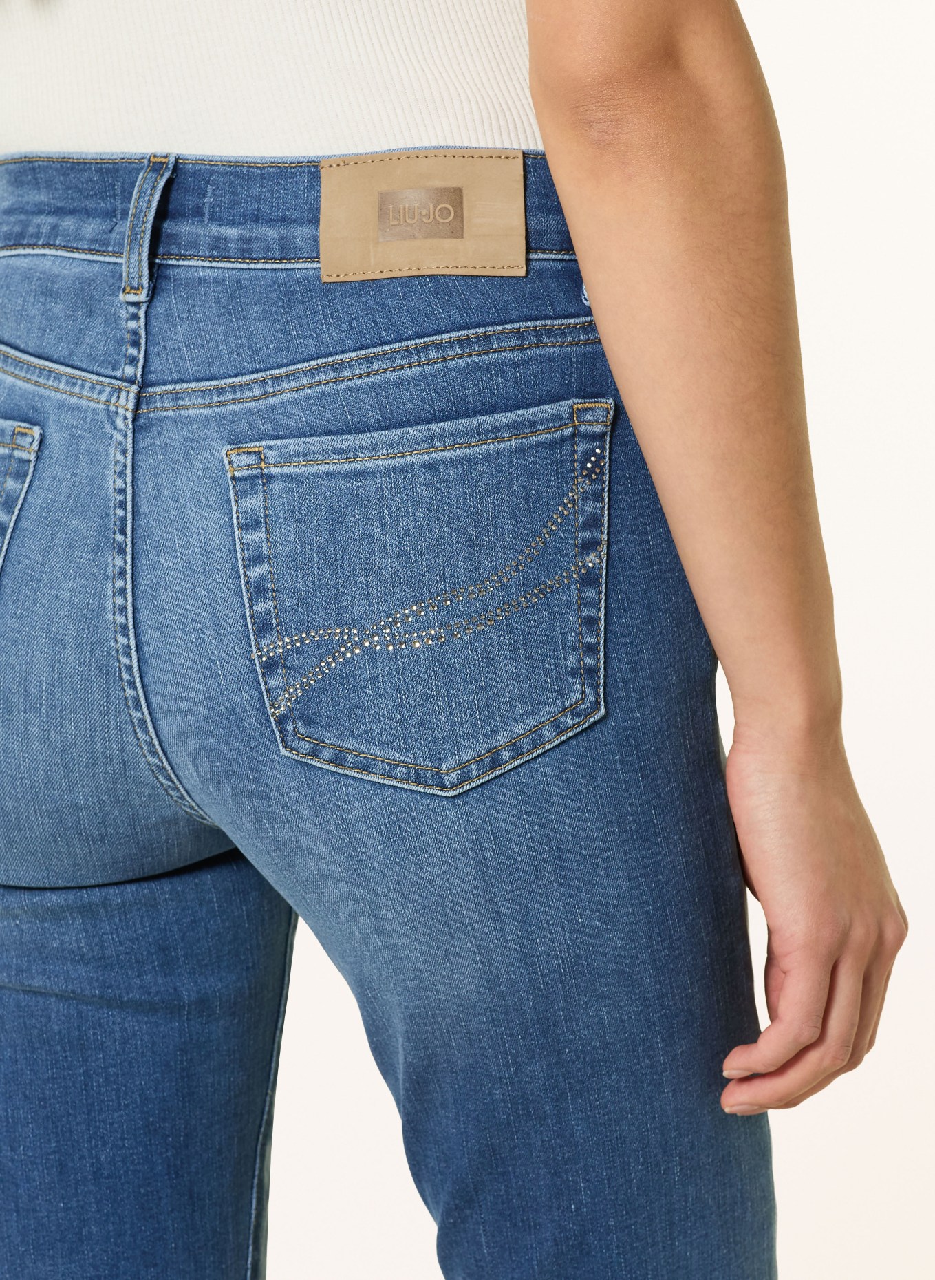 LIU JO Flared Jeans mit Schmucksteinen: 7L028 Den.Blue long.aut.dk