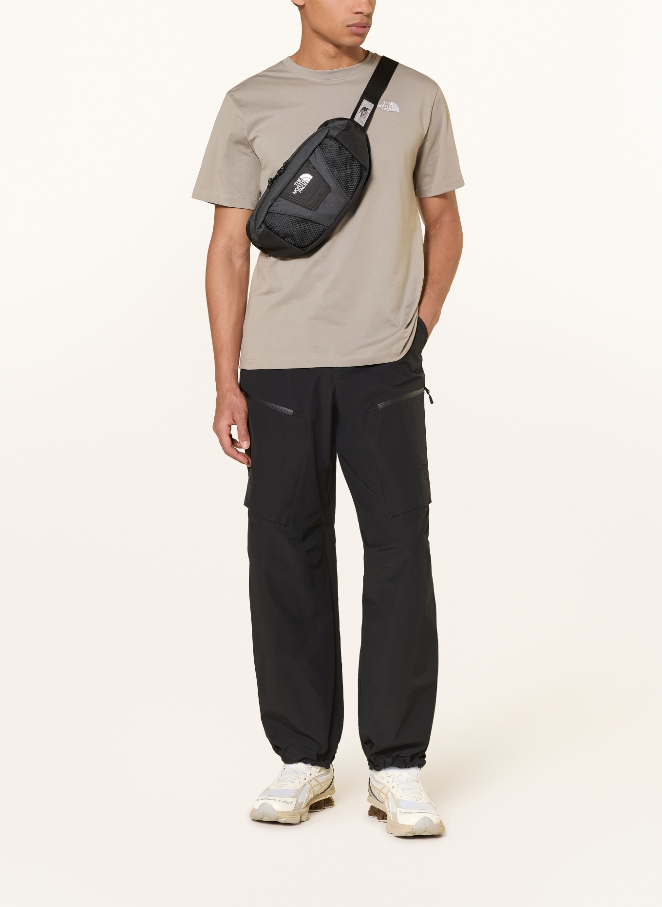 THE NORTH FACE Tričko EVOLUTION SIMPLE DOME: ČERNOŠEDÁ