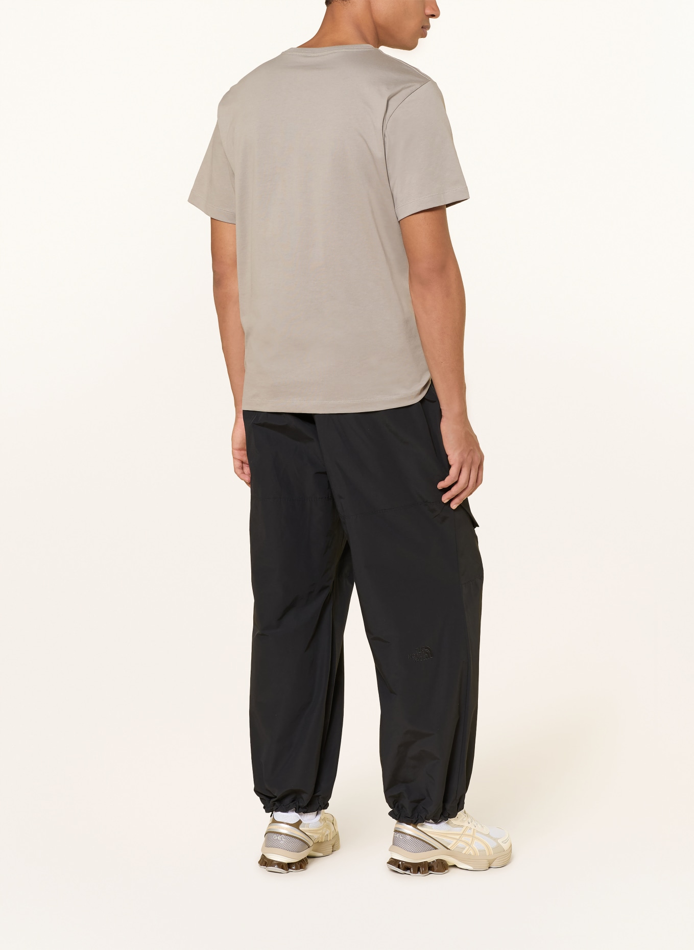 THE NORTH FACE Tričko EVOLUTION SIMPLE DOME: ČERNOŠEDÁ