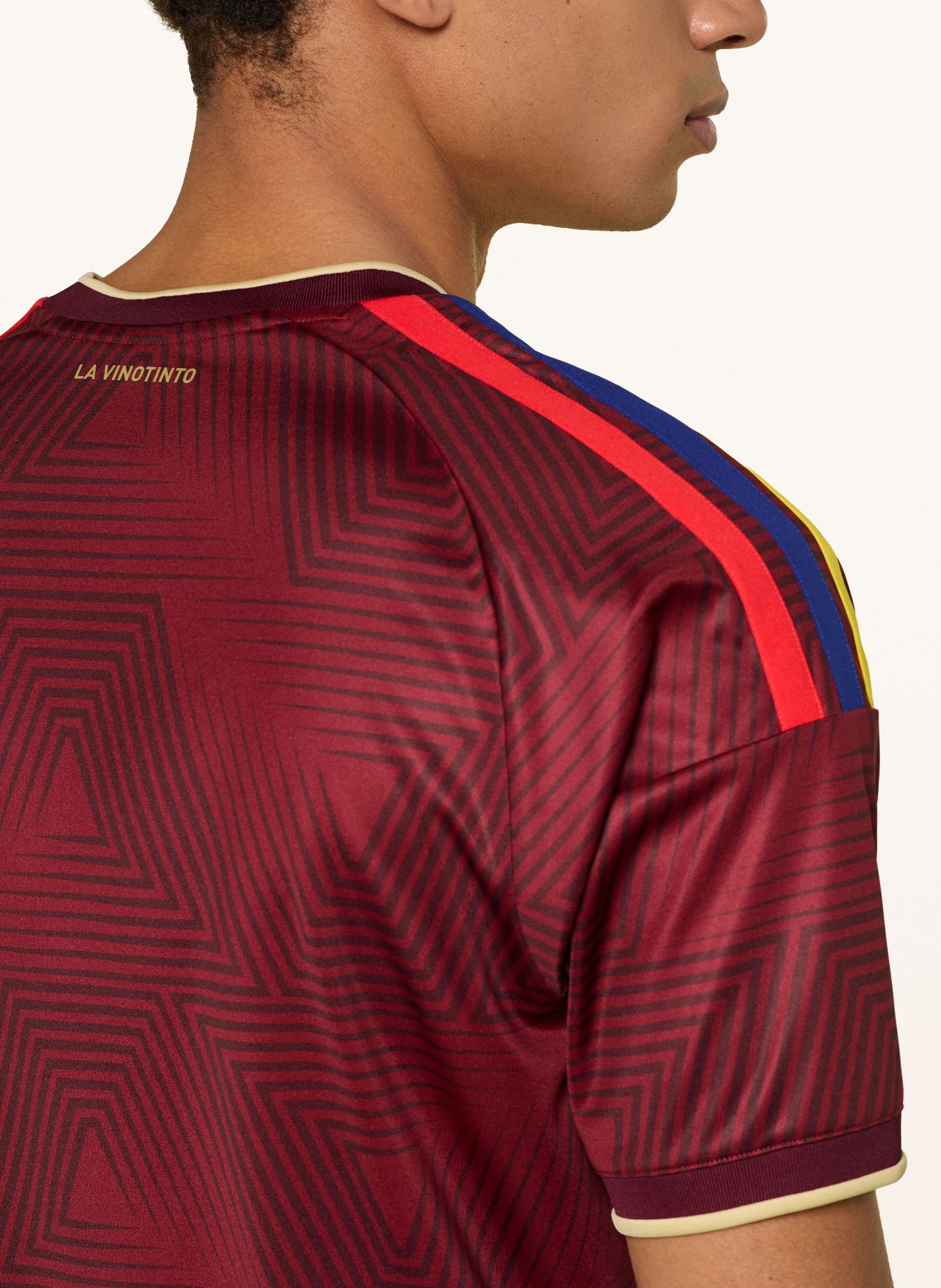 adidas Heimtrikot VENEZUELA 26 für Herren: DUNKELROT / GELB / SCHWARZ