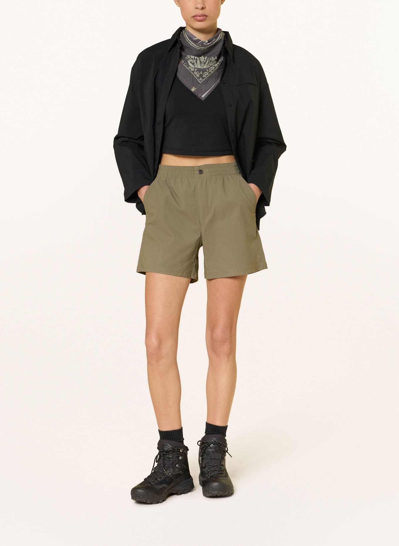 Columbia Trekkingové šortky CEDAR CREST™: OLIVOVÁ