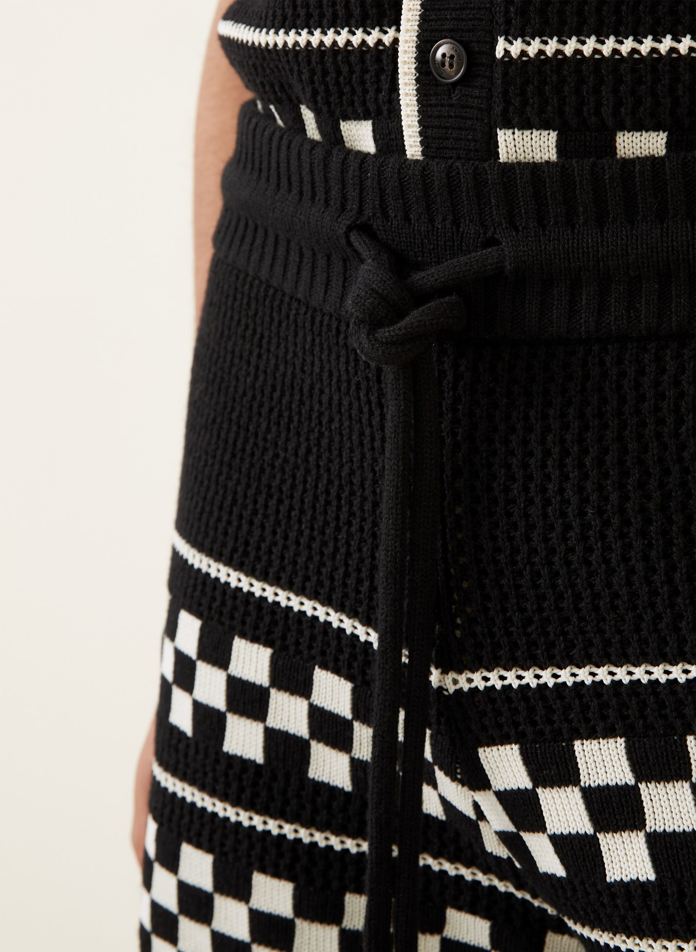 AMIRI knitted shorts: BLACK / ECRU