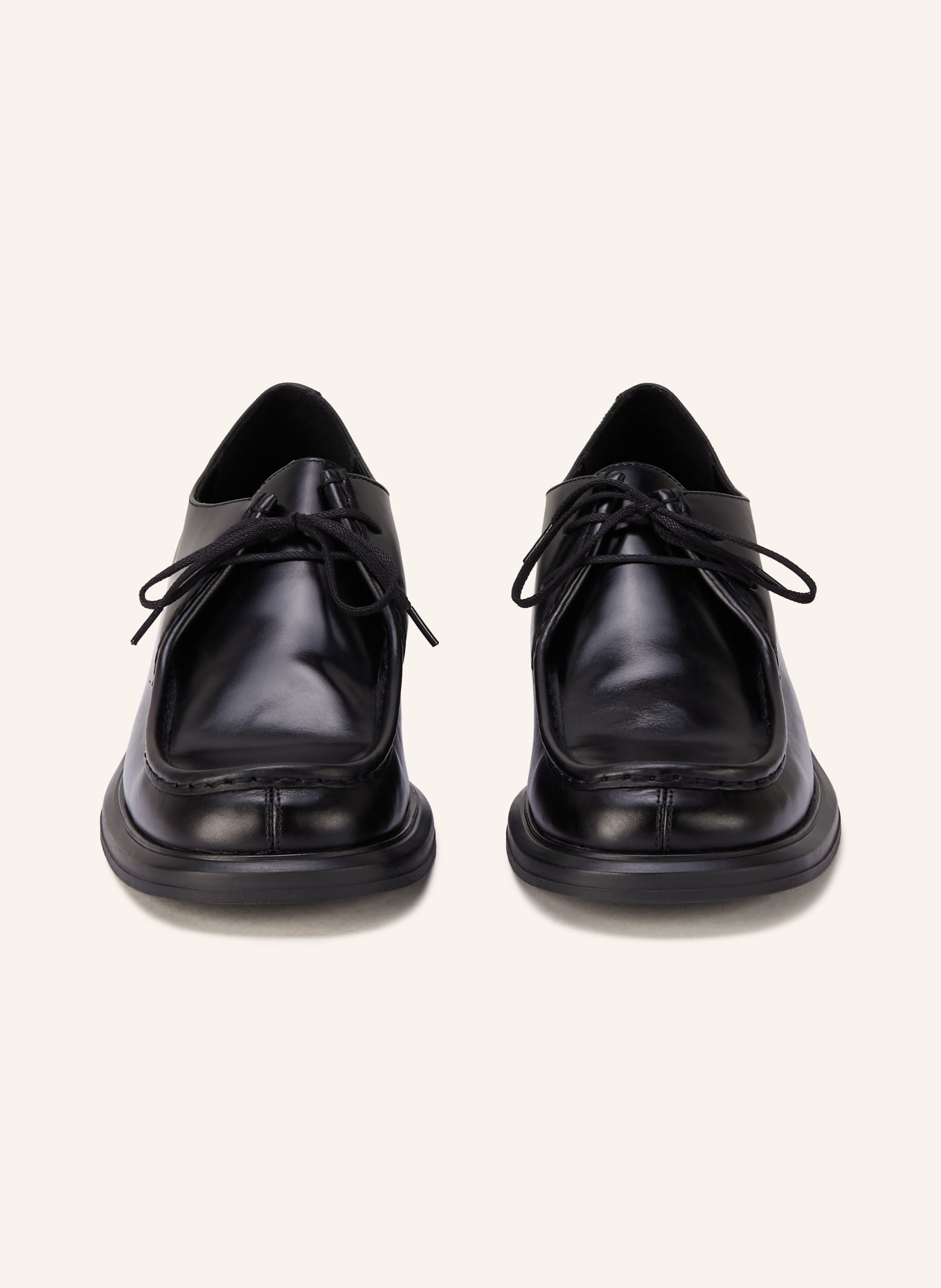 VAGABOND SHOEMAKERS Sznurowane buty ELLIS: CZARNY