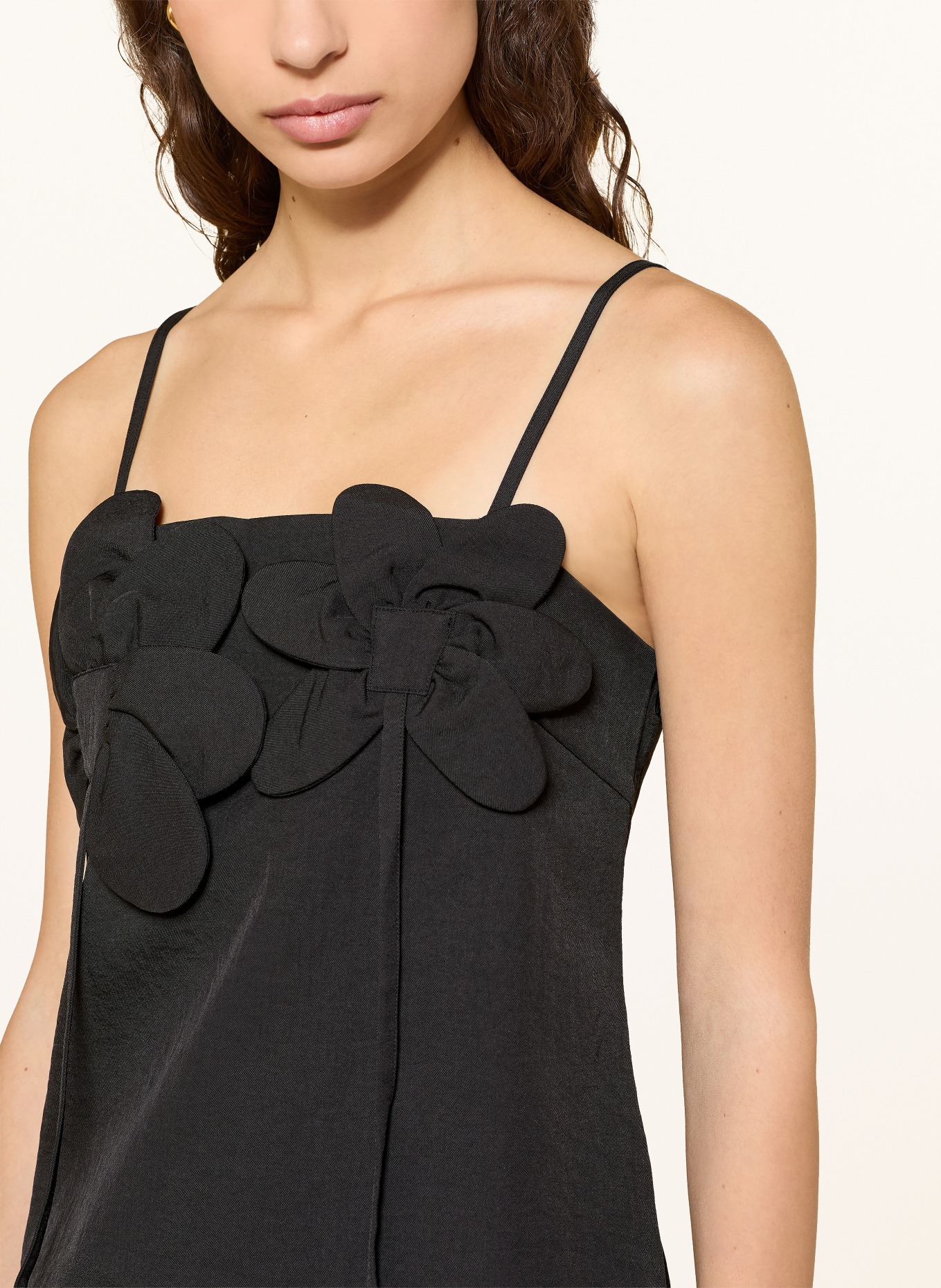 BAUM UND PFERDGARTEN Koktejlové šaty ADRIANA: ČERNÁ