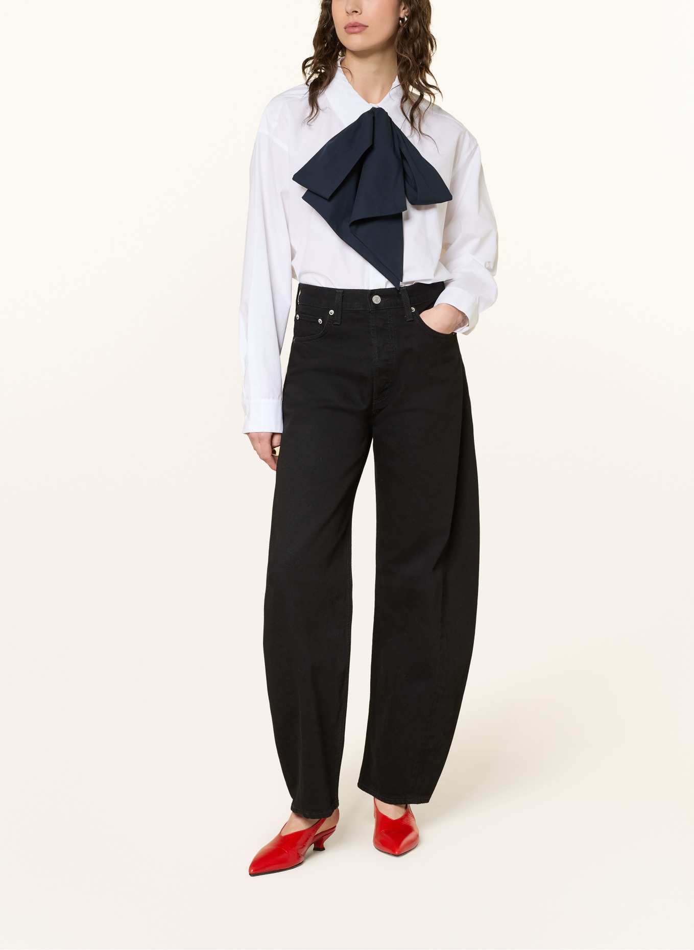 ESSENTIEL ANTWERP Bluzka koszulowa JAMBERS z odpinanym kołnierzykiem: BIAŁY / GRANATOWY