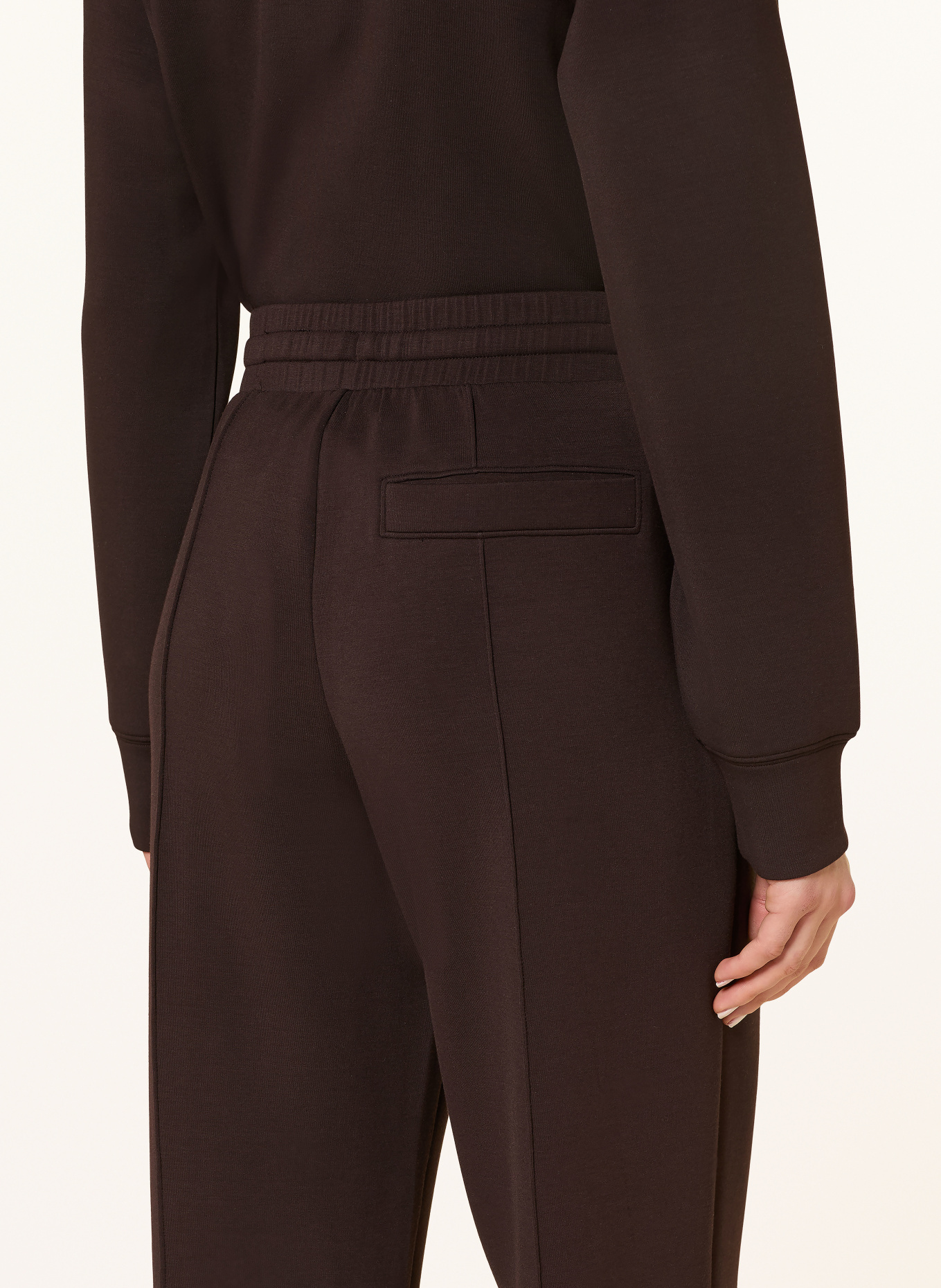 REISS Pants JEMMA in jogger style: DARK BROWN