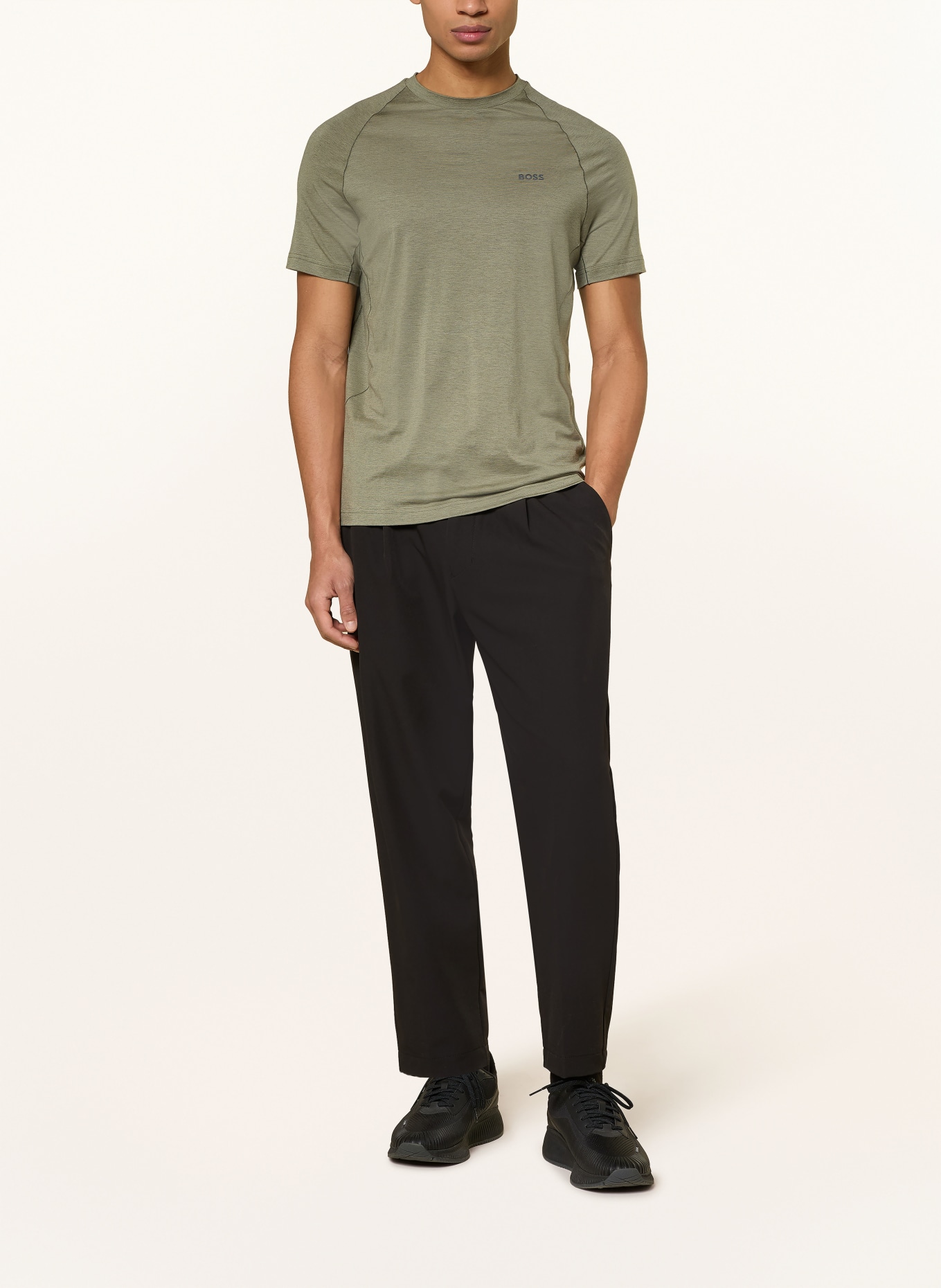 BOSS Funktionsshirt TOUR: OLIV