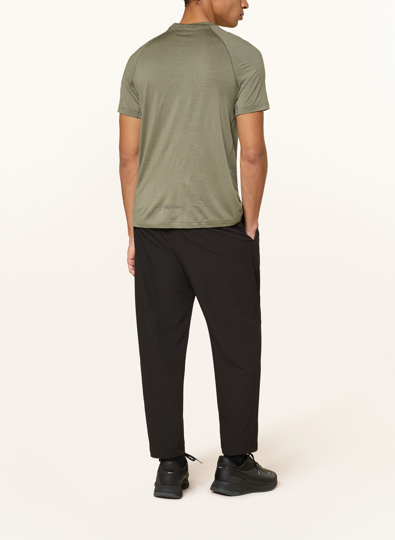 BOSS Funktionsshirt TOUR: OLIV