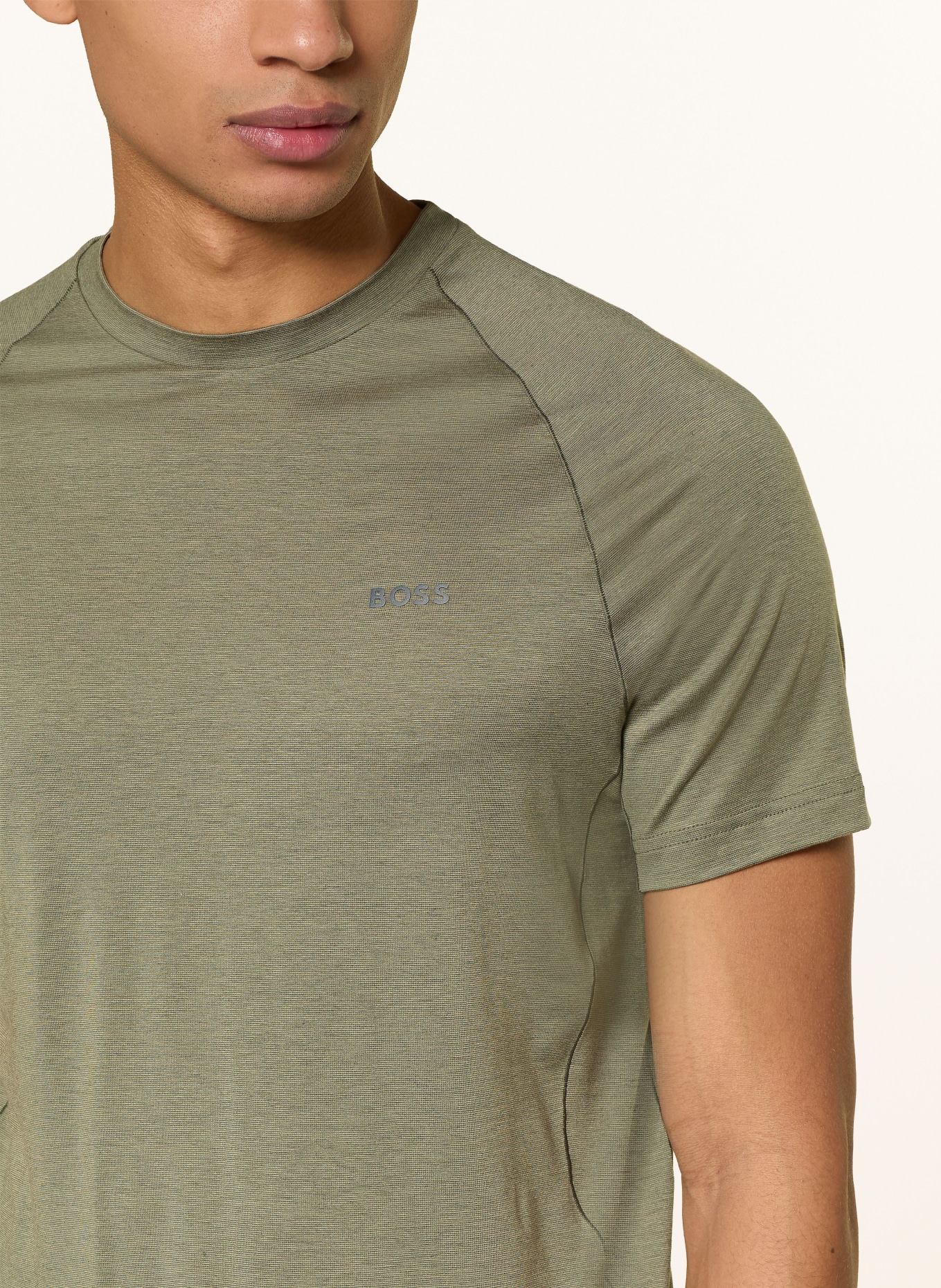 BOSS Funktionsshirt TOUR: OLIV