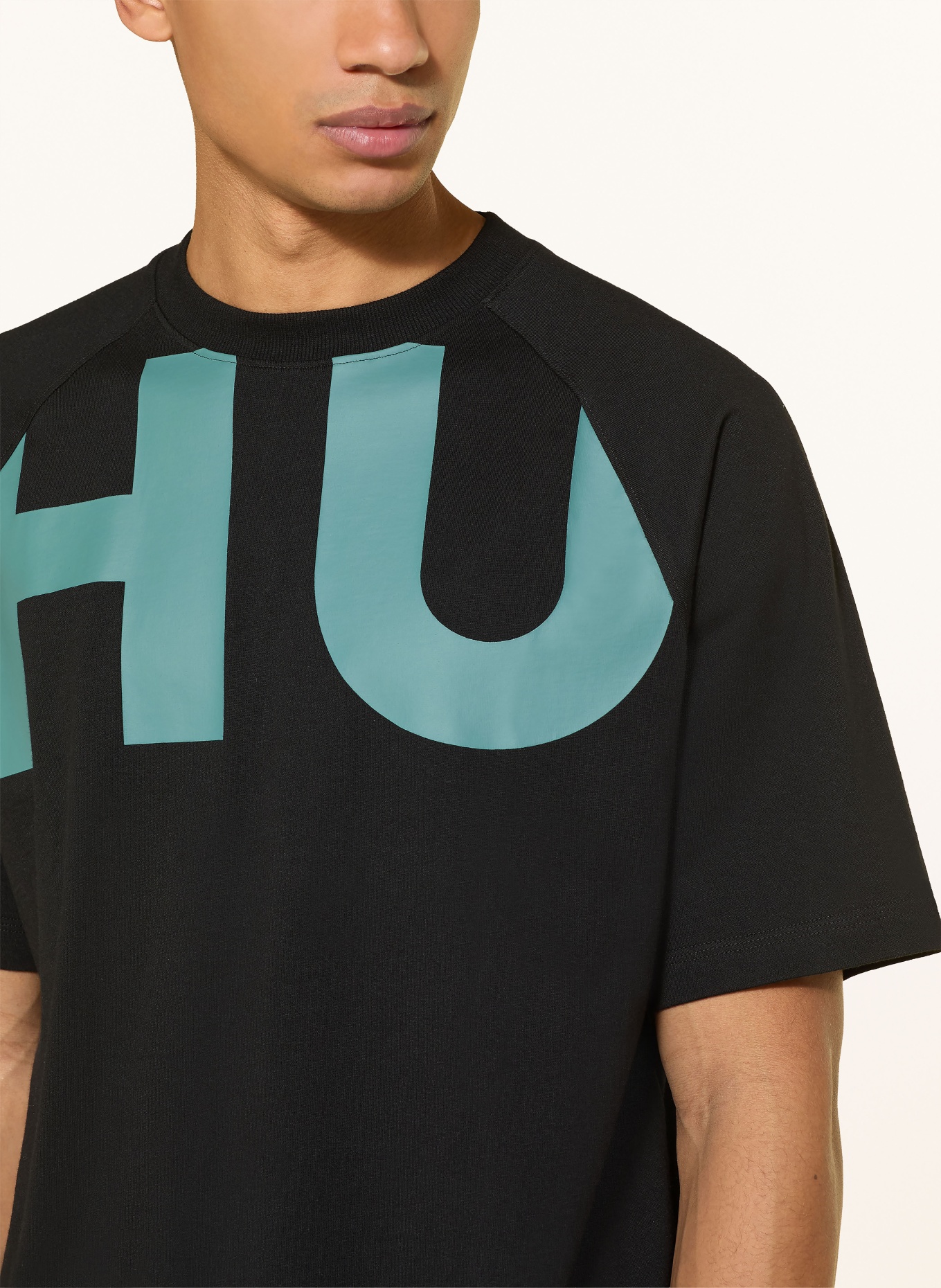 HUGO T-Shirt NALFTEE: SCHWARZ / HELLBLAU