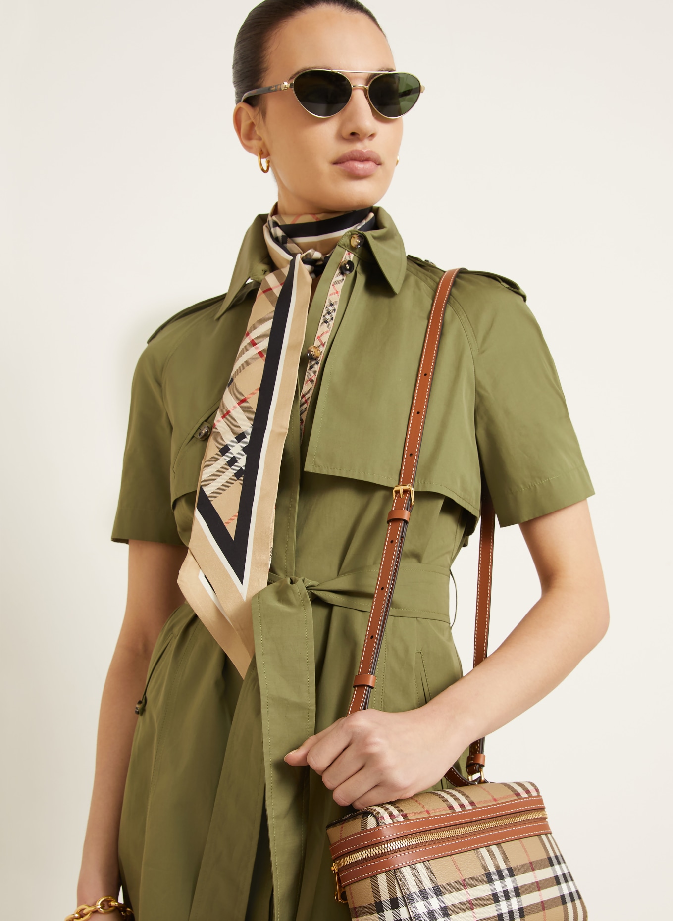 BURBERRY handbag: BEIGE / RED / BLACK