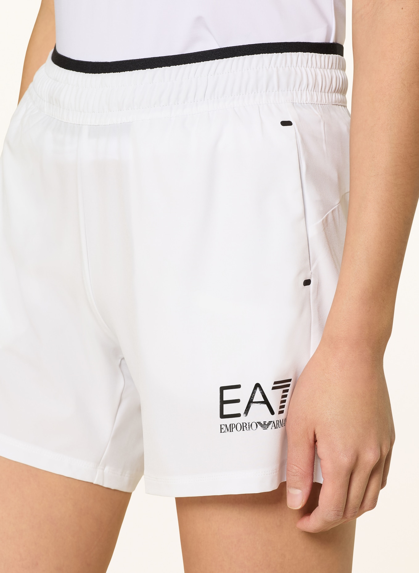 EA7 EMPORIO ARMANI tennis shorts: WHITE / BLACK