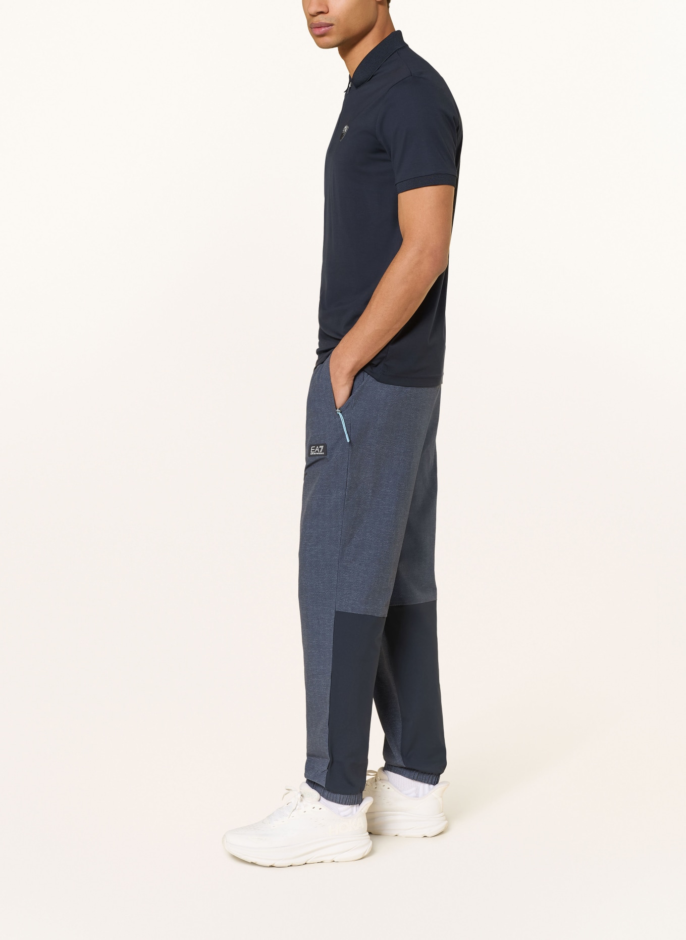 EA7 EMPORIO ARMANI tréninkové kalhoty: TMAVĚ MODRÁ / MODRÁ