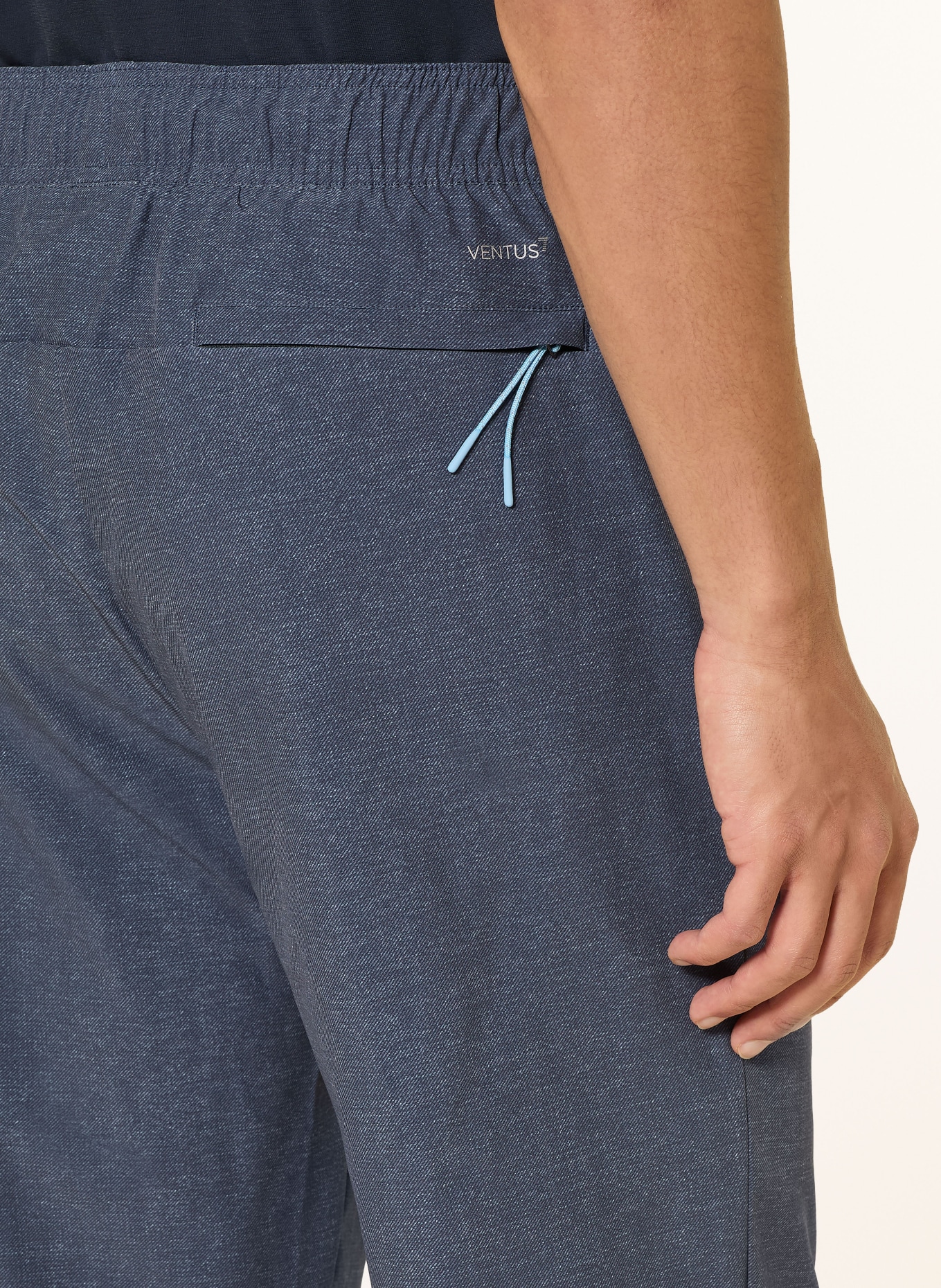 EA7 EMPORIO ARMANI tréninkové kalhoty: TMAVĚ MODRÁ / MODRÁ