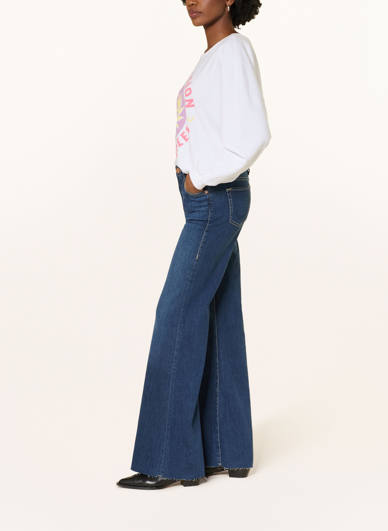 TRUE RELIGION Flared Jeans MIJA: 4645 MID BLUE