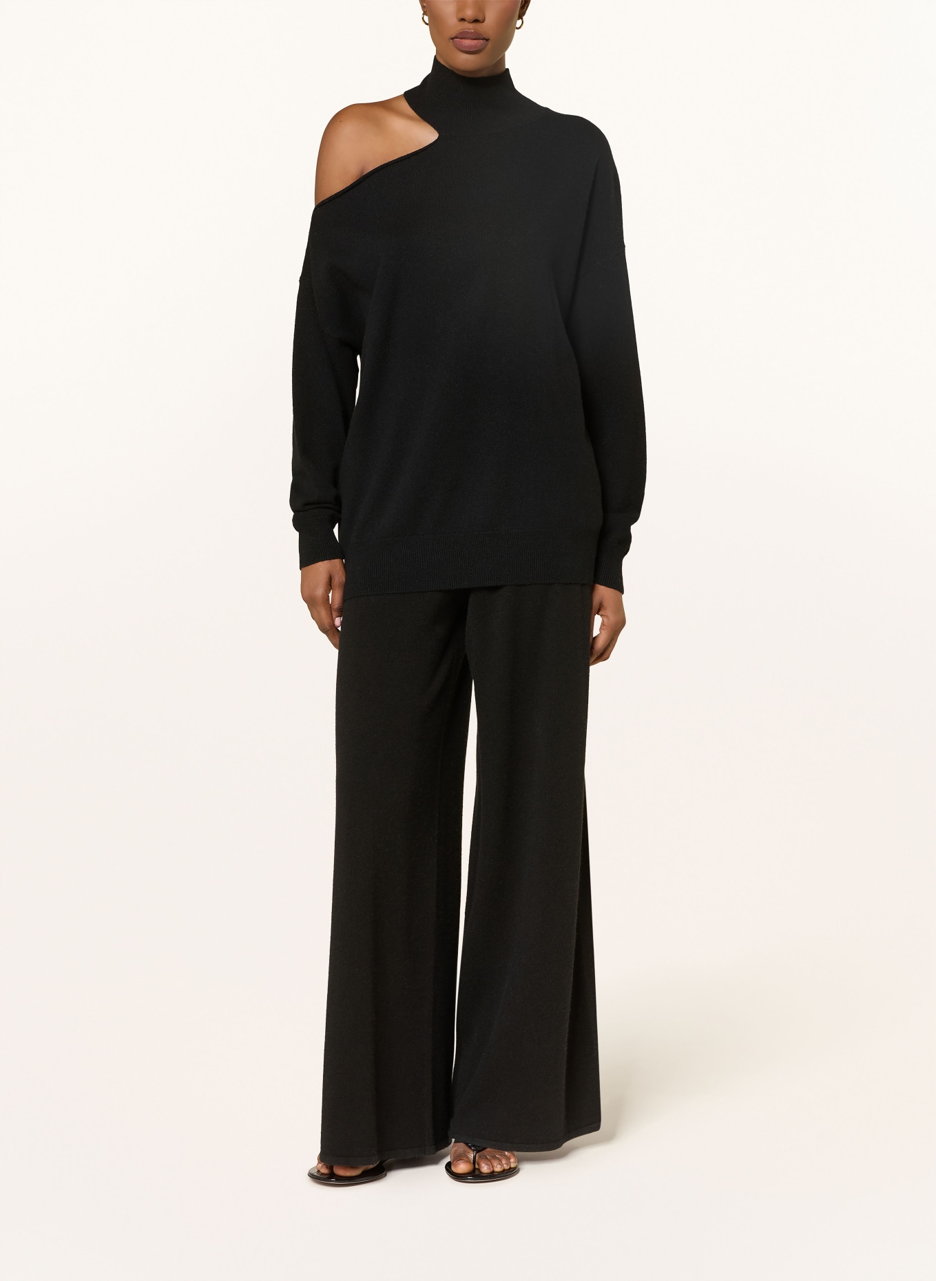 LISA YANG Cashmere sweater with cut-out: BLACK