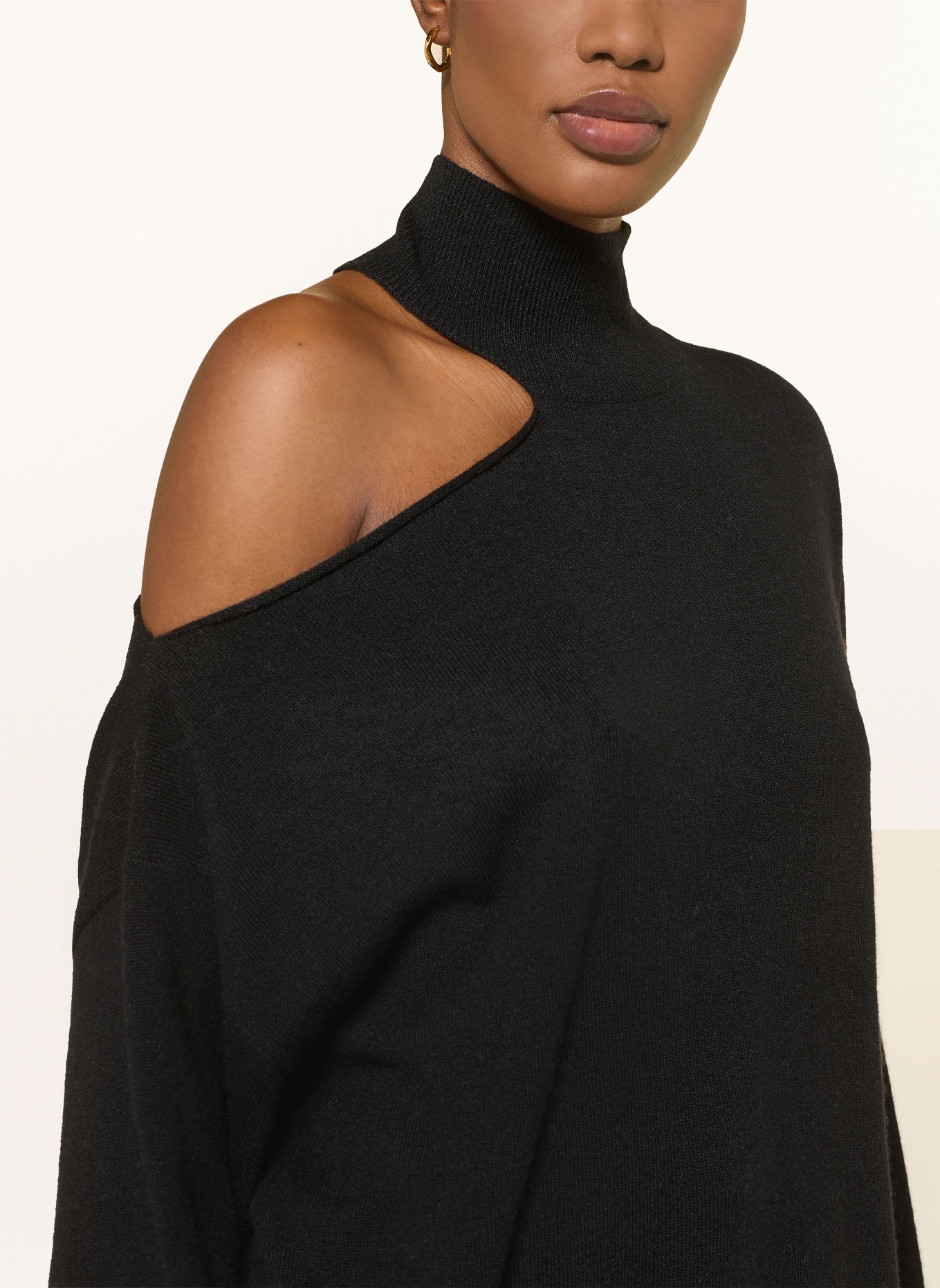 LISA YANG Cashmere sweater with cut-out: BLACK