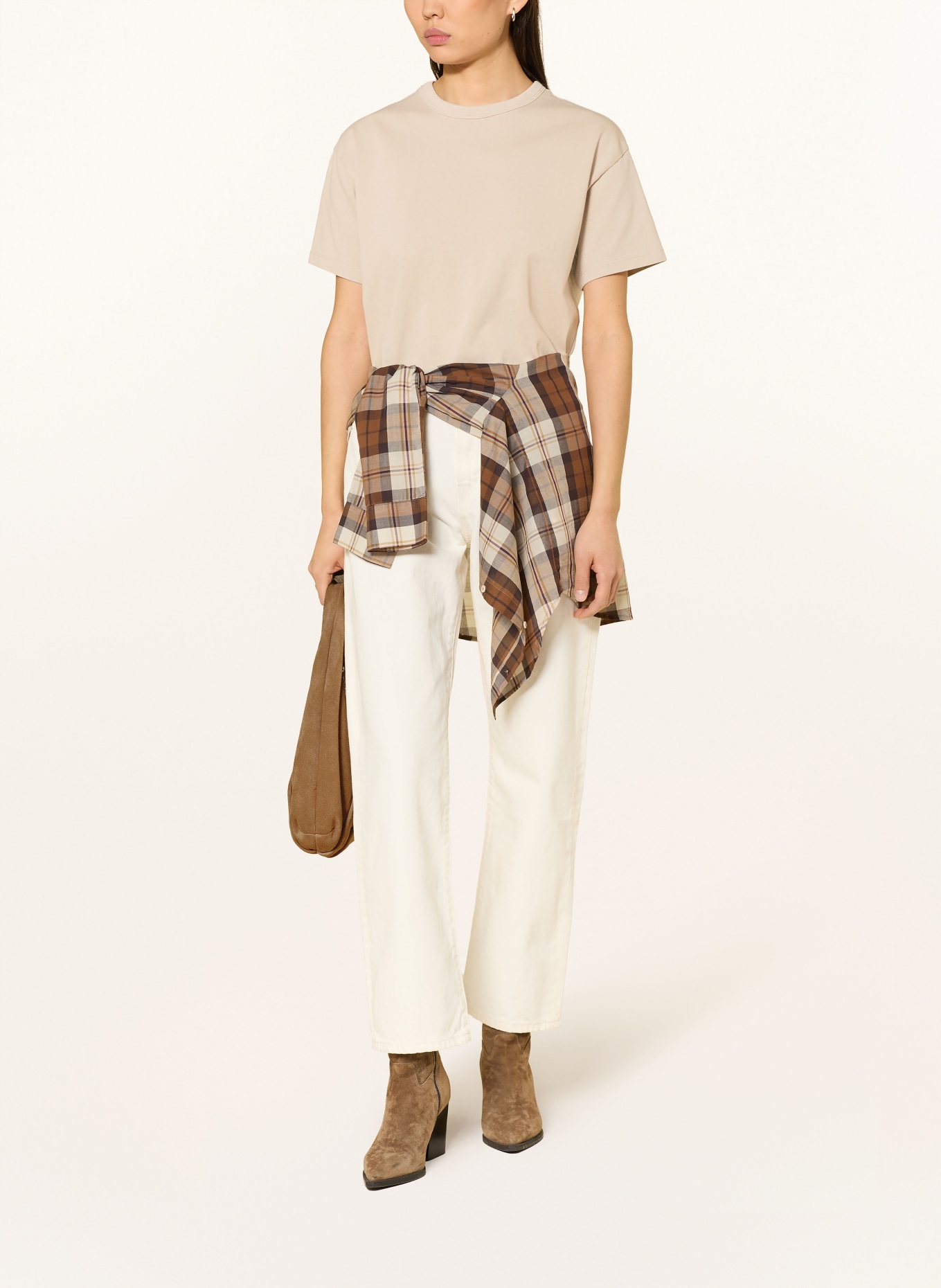 Levi's® tričko: ČERNOŠEDÁ