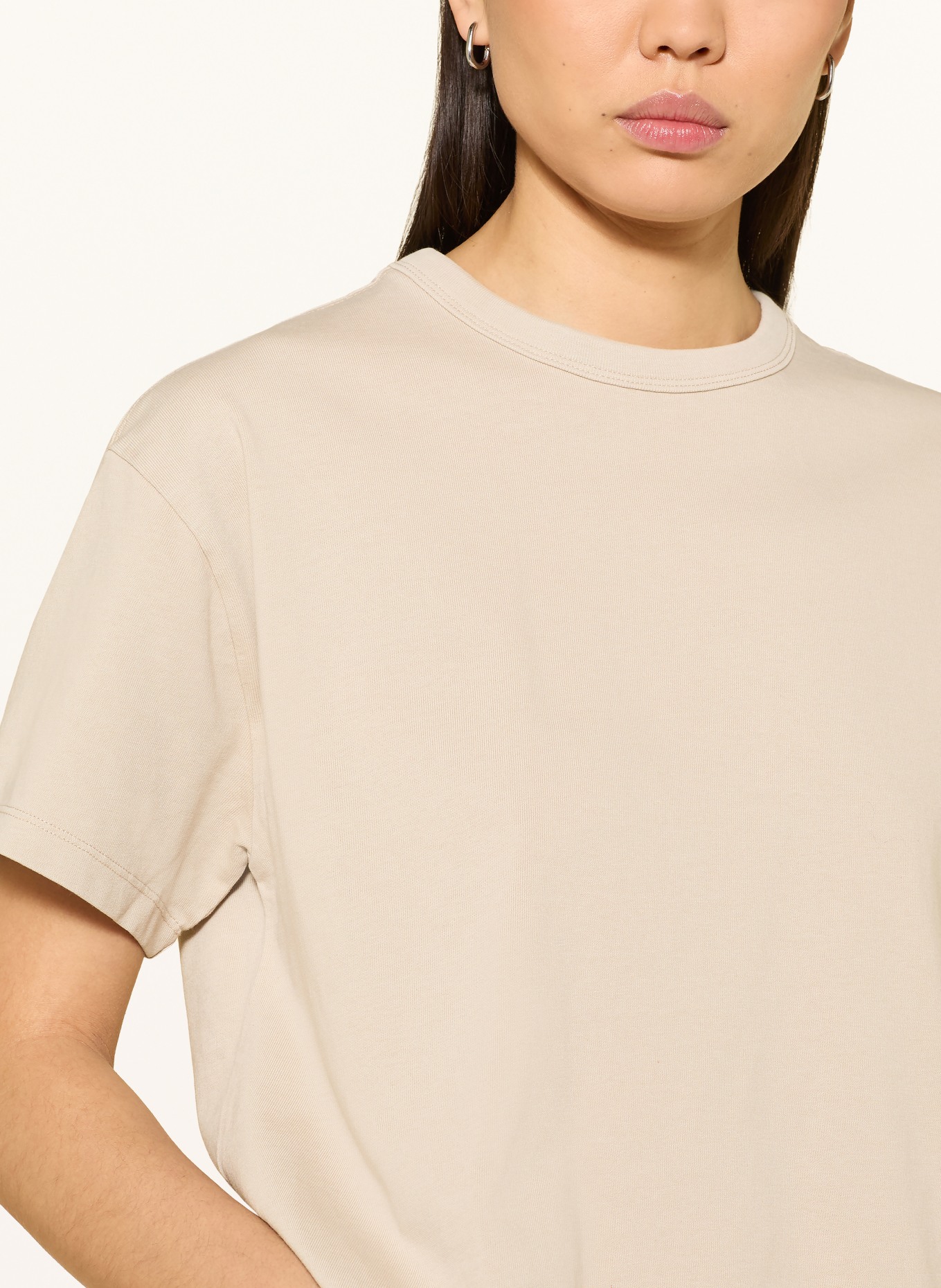 Levi's® tričko: ČERNOŠEDÁ