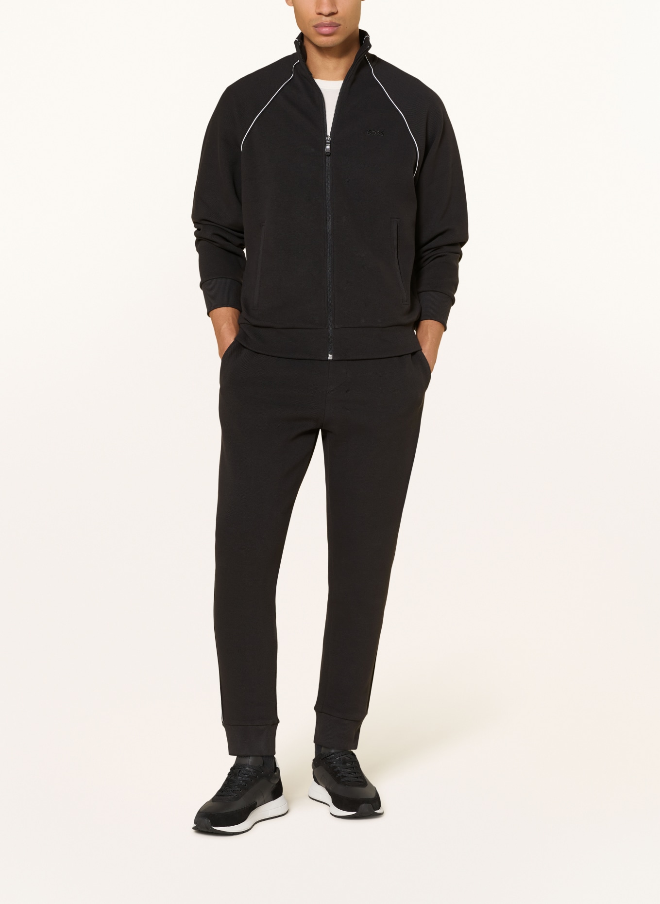 BOSS Trainingsanzug: SCHWARZ / WEISS