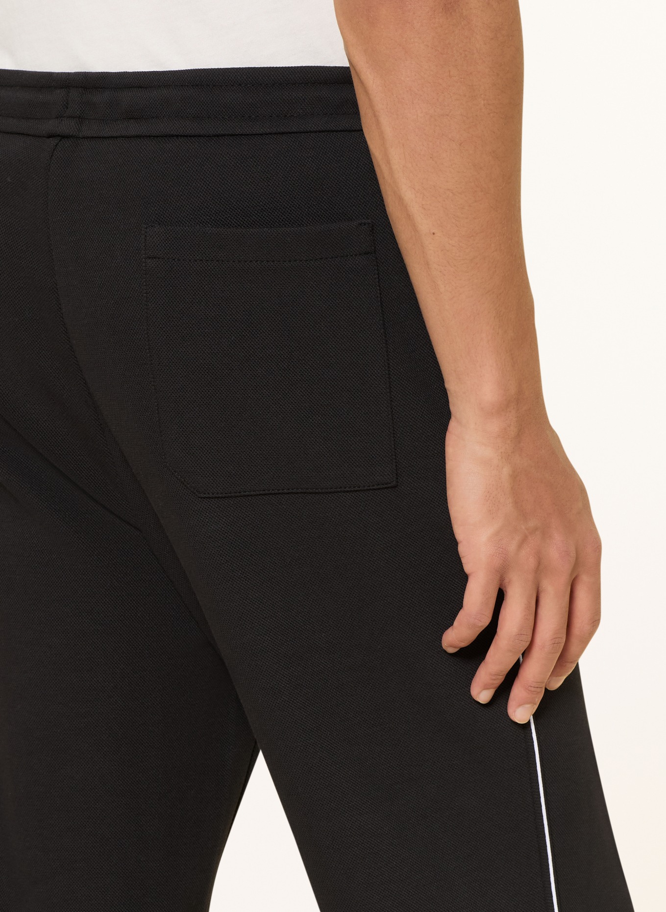 BOSS Trainingsanzug: SCHWARZ / WEISS