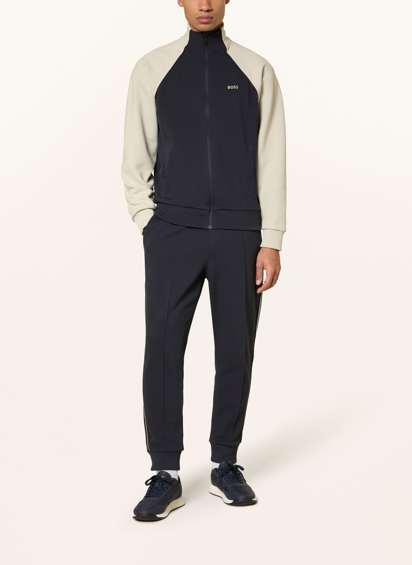 BOSS Trainingsanzug JOIN: DUNKELBLAU / BEIGE