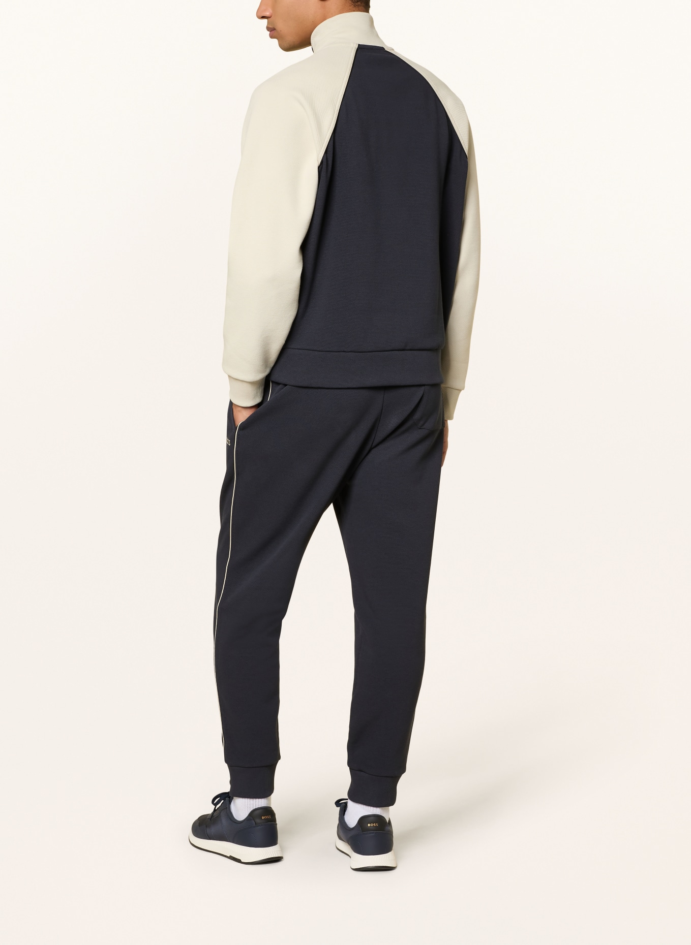 BOSS Trainingsanzug JOIN: DUNKELBLAU / BEIGE