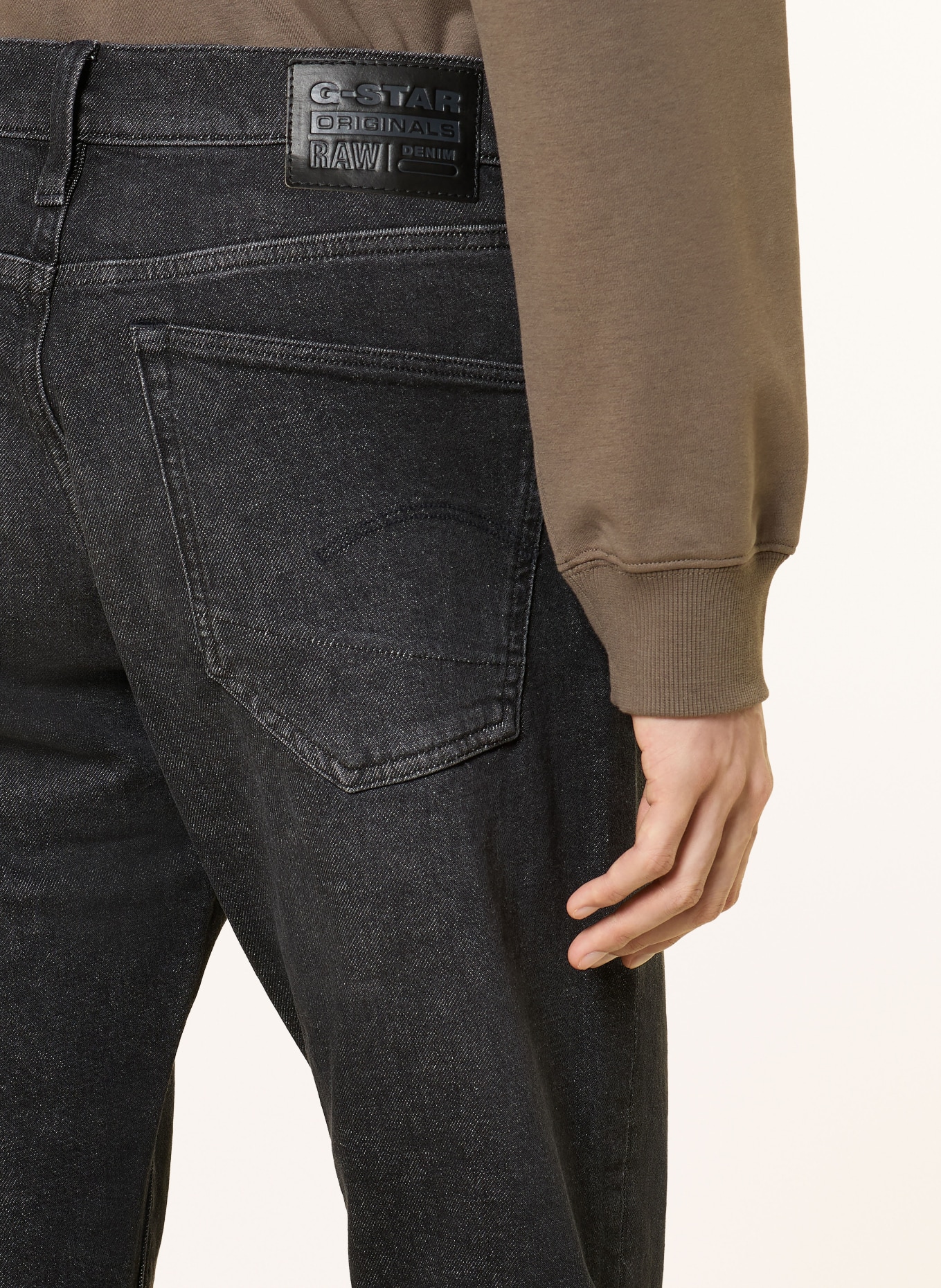 G-Star Jeans Slim Fit: C608 worn in blackbird