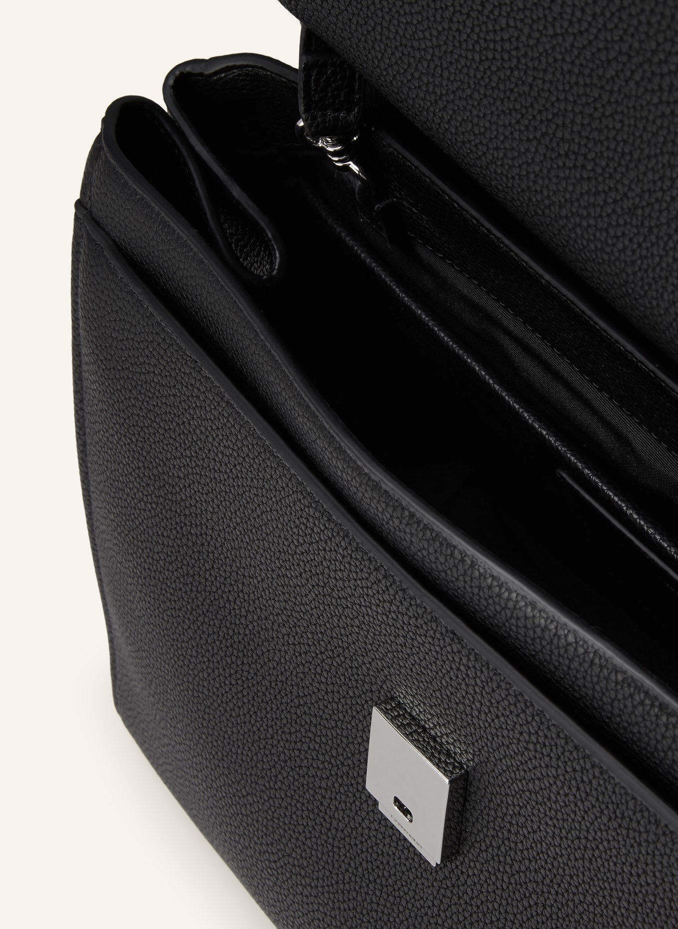 Calvin Klein Schultertasche: SCHWARZ / SILBER