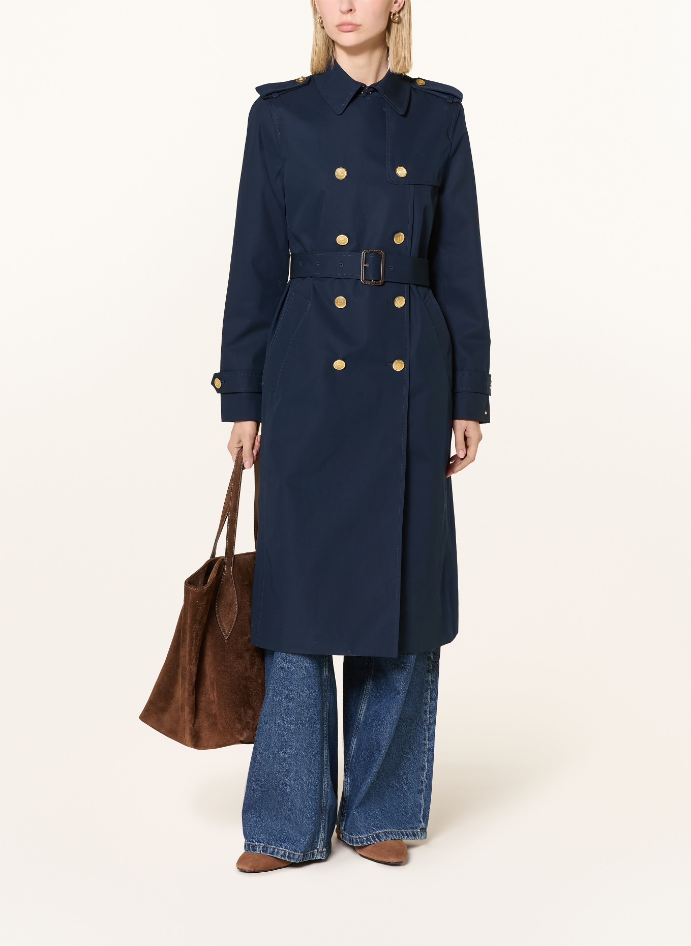 TOMMY HILFIGER trenchcoat: TMAVĚ MODRÁ