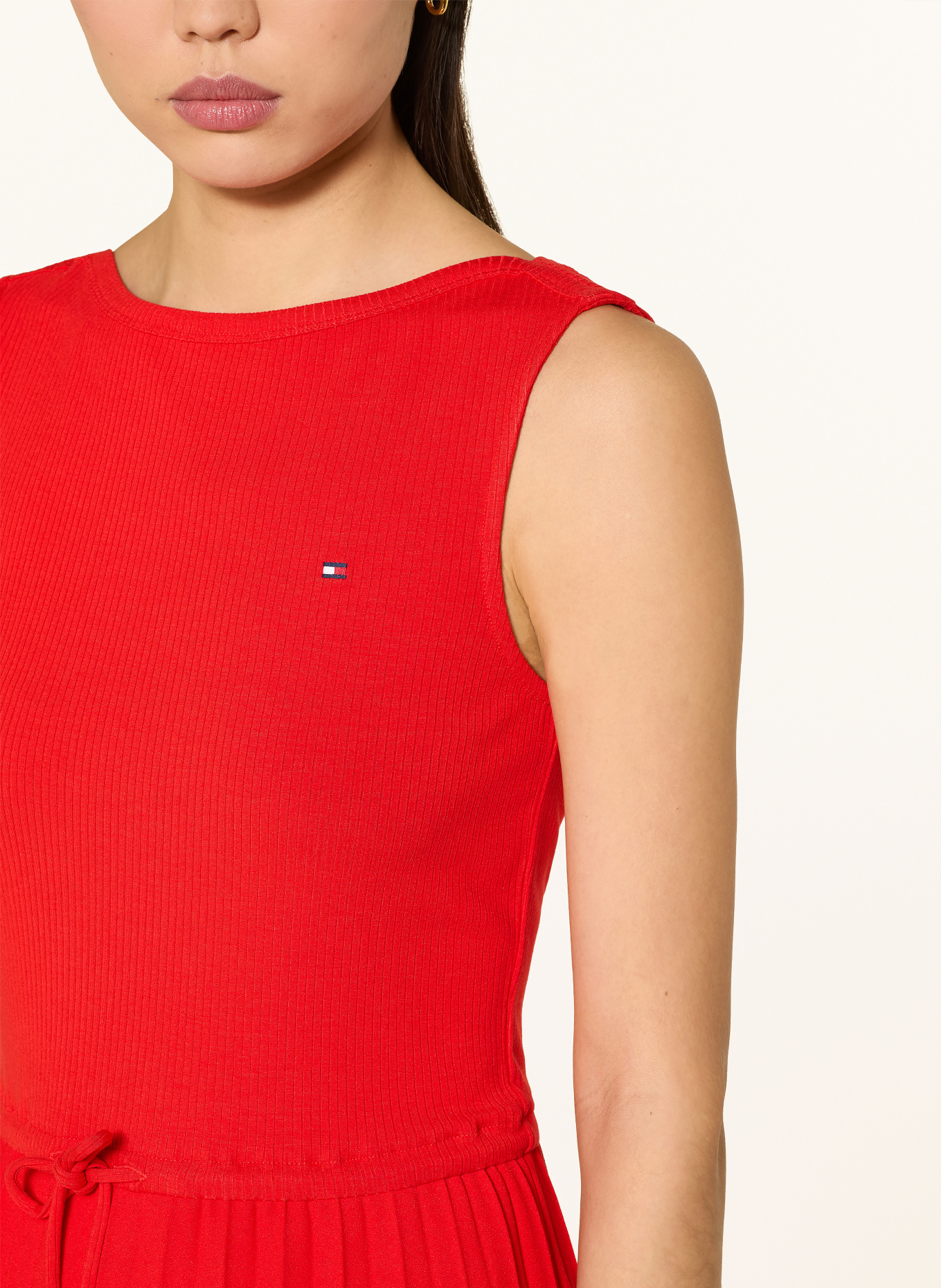 TOMMY HILFIGER Kleid im Materialmix mit Plissees: ROT