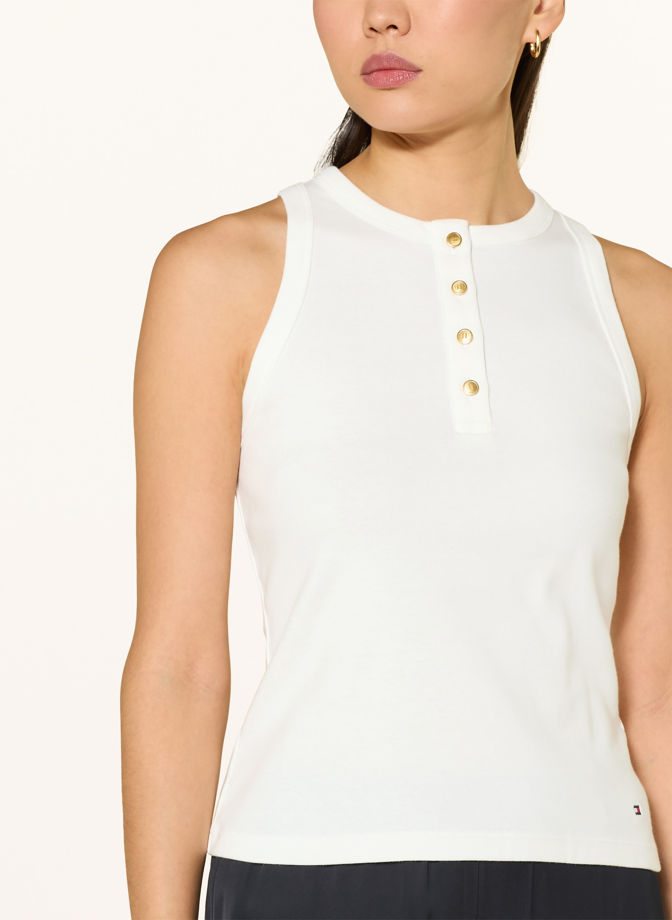 TOMMY HILFIGER Nahoru: REŽNÁ