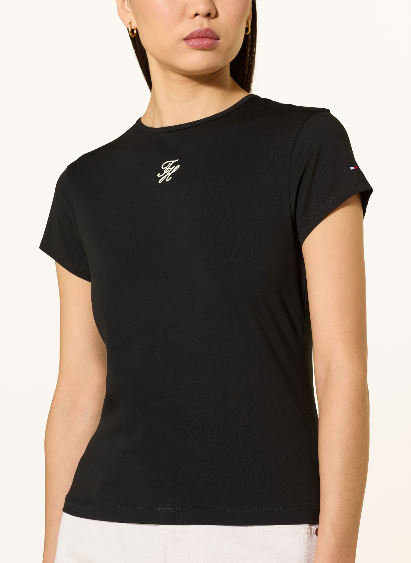 TOMMY HILFIGER T-Shirt: SCHWARZ