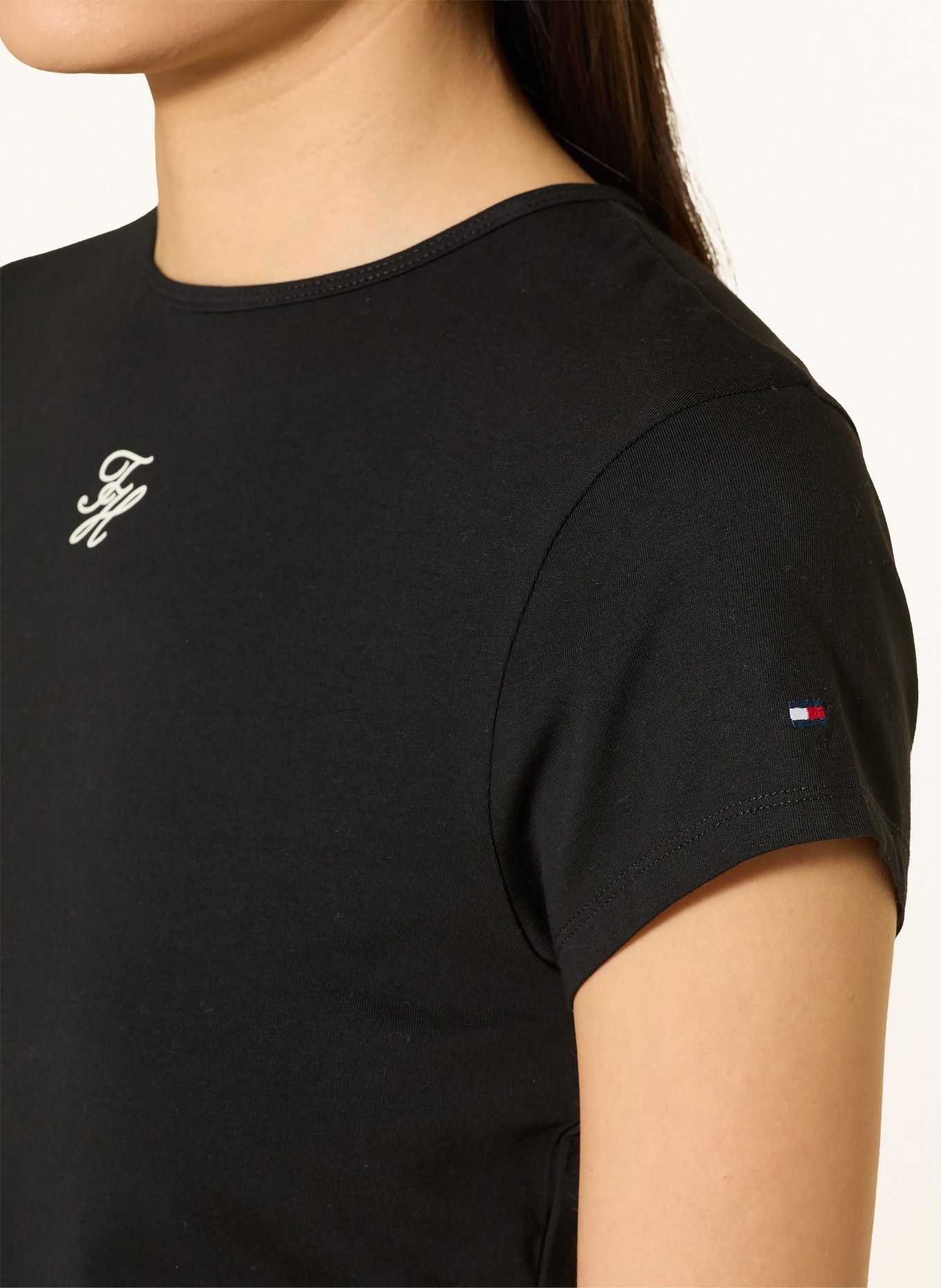 TOMMY HILFIGER T-Shirt: SCHWARZ