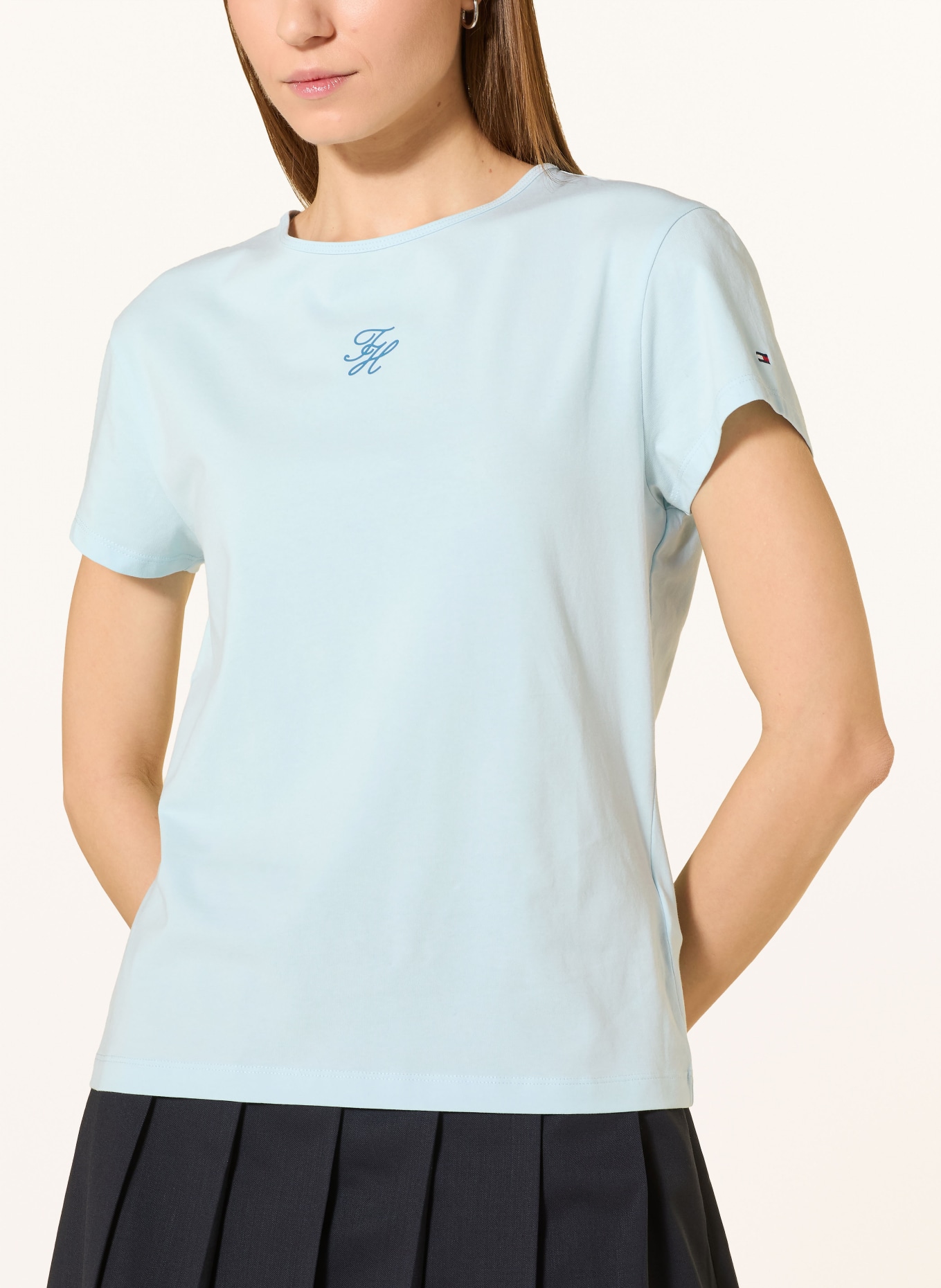 TOMMY HILFIGER tričko: TMAVĚ MODRÁ