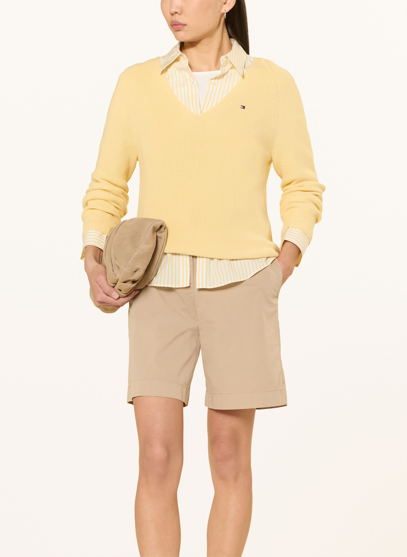 TOMMY HILFIGER Shorts: BEIGE