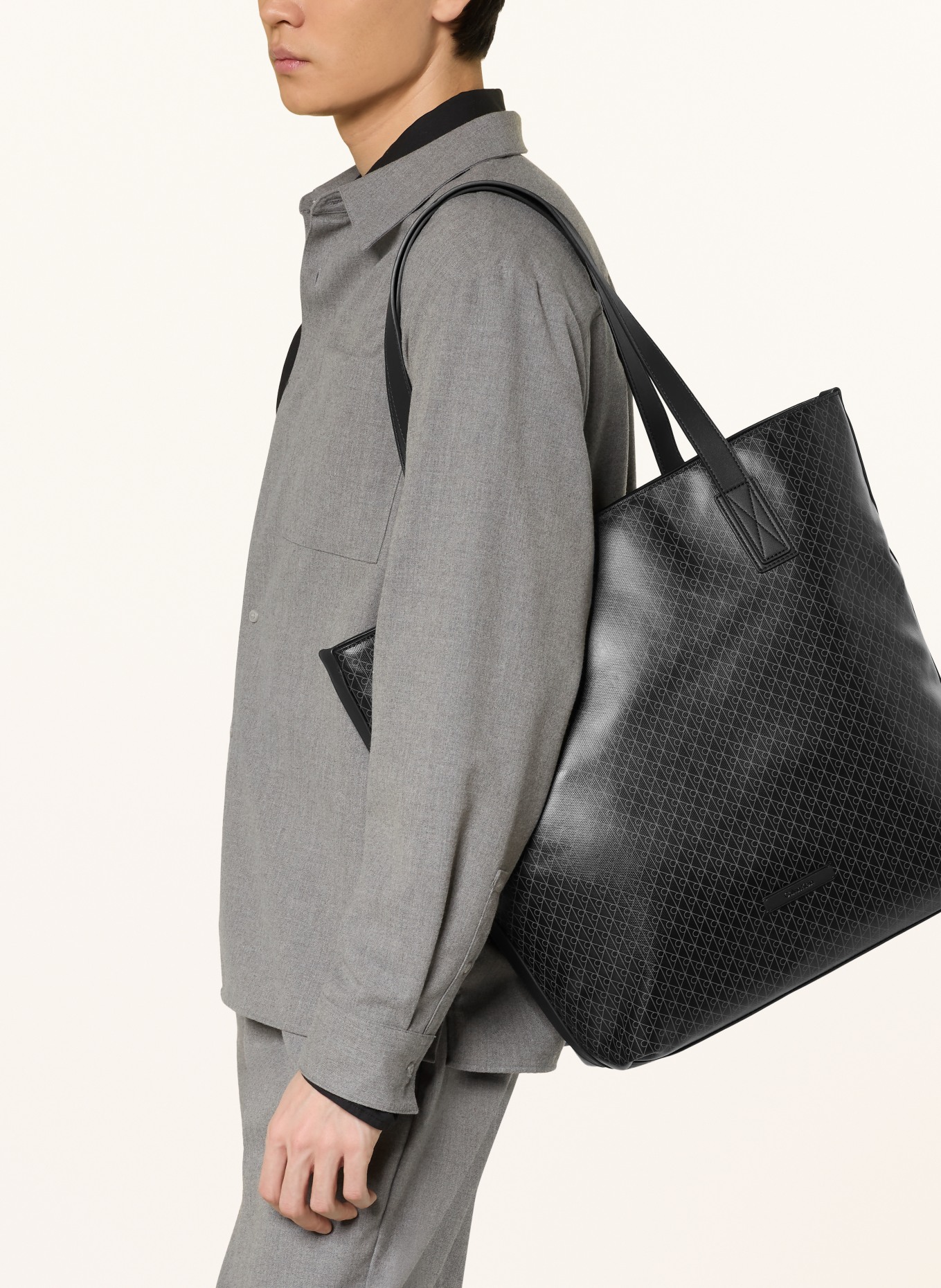 Calvin Klein Shopper: SCHWARZ / DUNKELGRAU