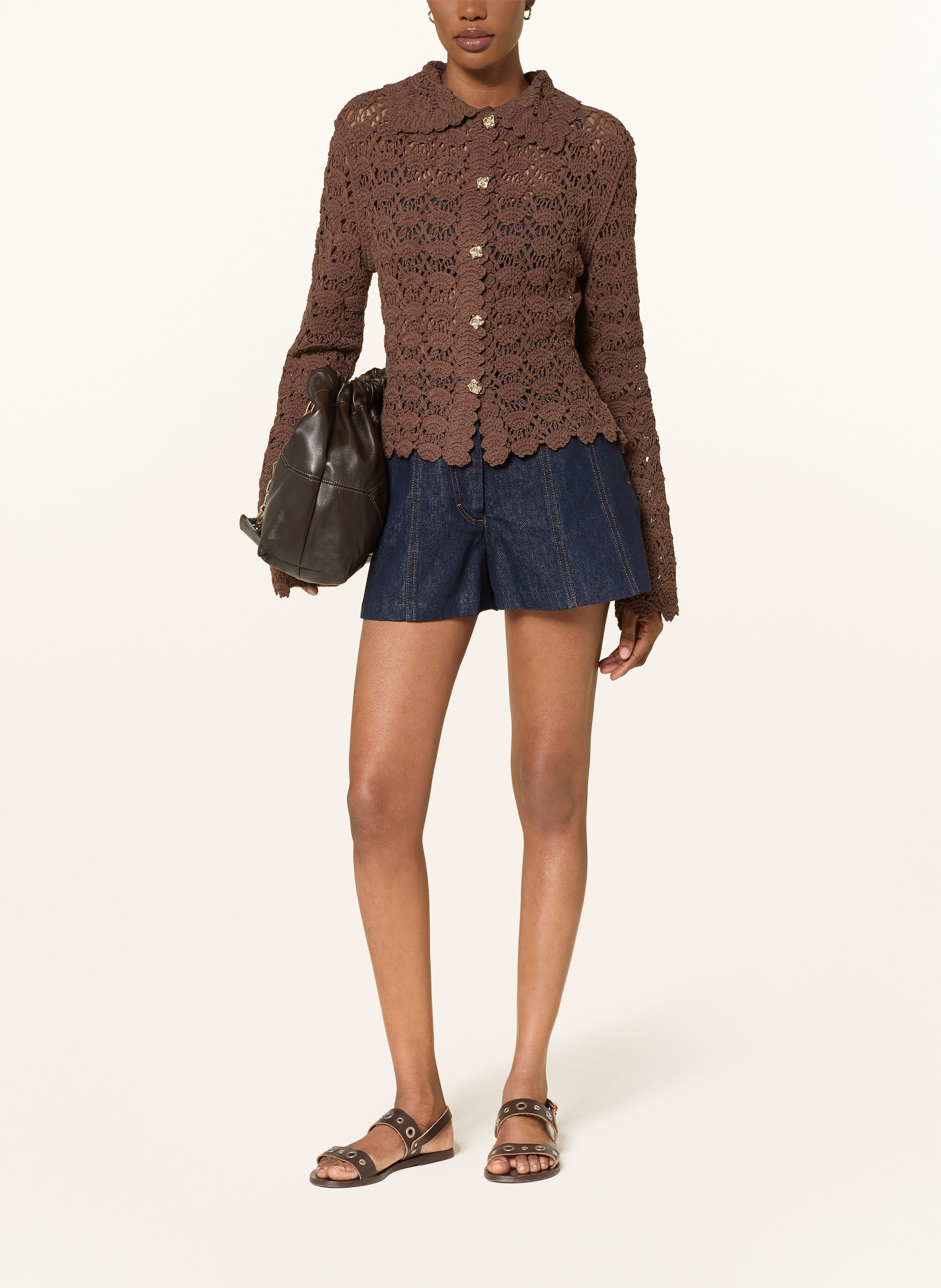 MRS & HUGS háčkovaná vesta: HNĚDÁ