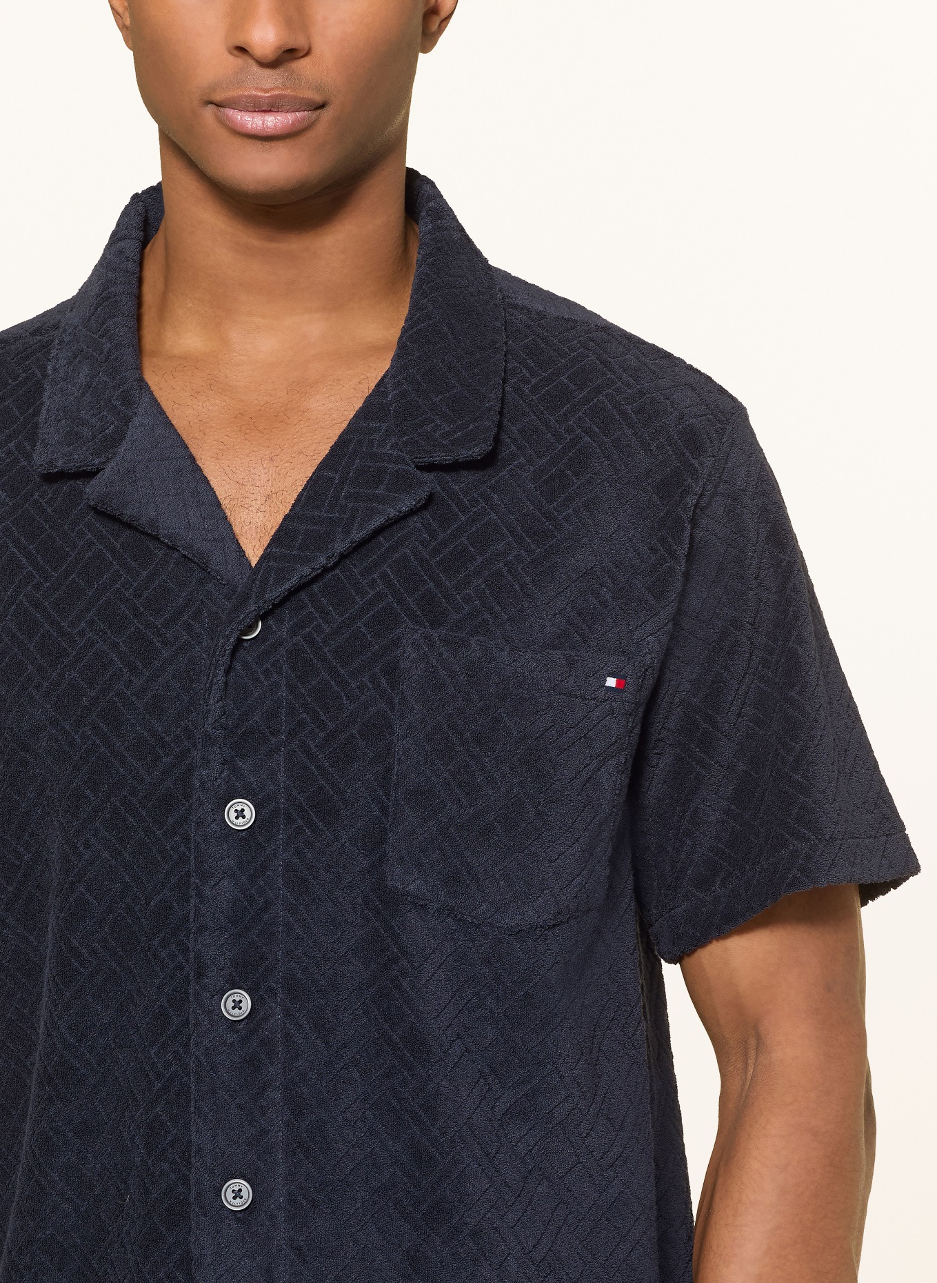 TOMMY HILFIGER Koszulka wypoczynkowa Comfort Fit z frotte: GRANATOWY