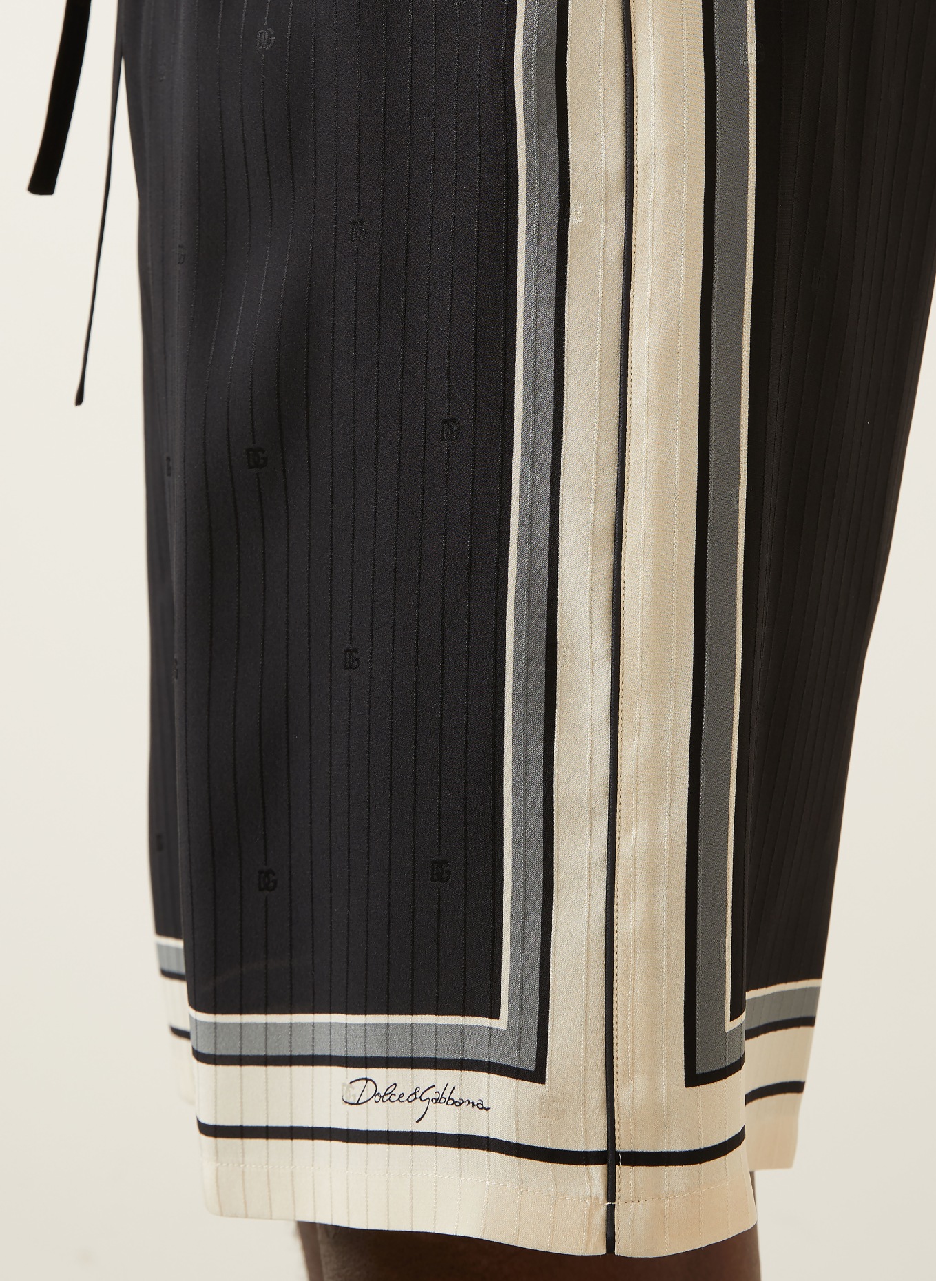 DOLCE & GABBANA Seidenshorts VANITY: SCHWARZ / BEIGE / GRAU