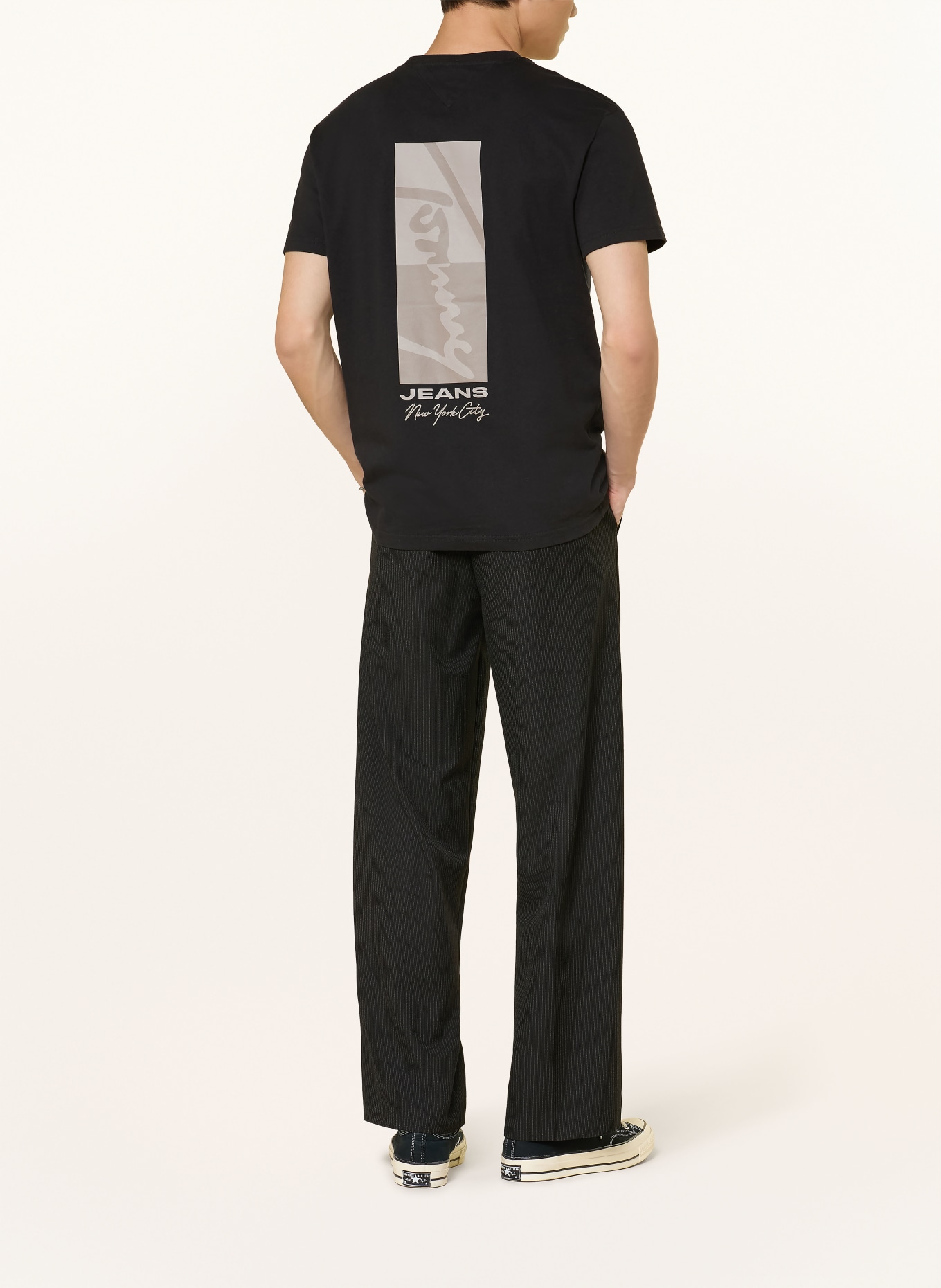 TOMMY JEANS koszulka: CZARNY / SZAROBRĄZOWY