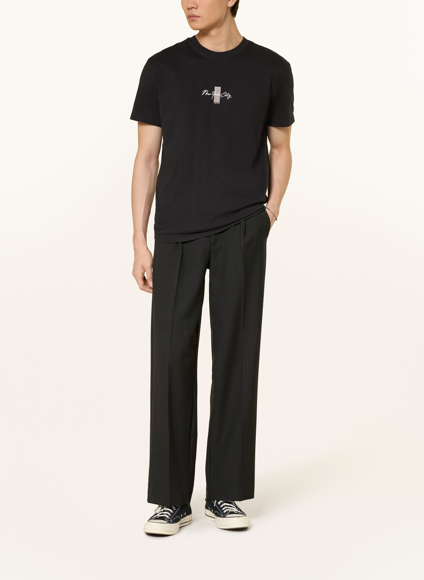 TOMMY JEANS koszulka: CZARNY / SZAROBRĄZOWY