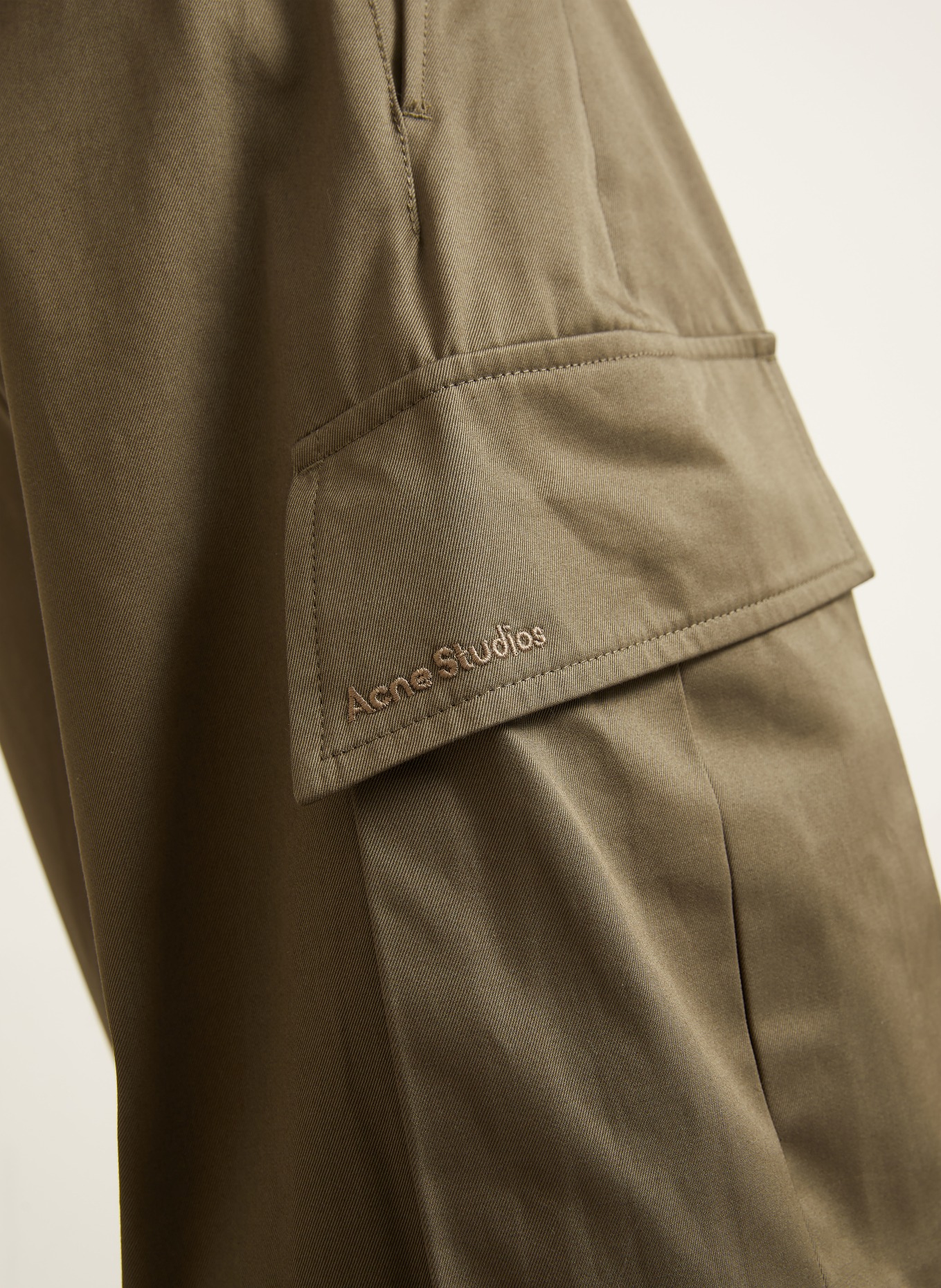 Acne Studios Cargohose: KHAKI
